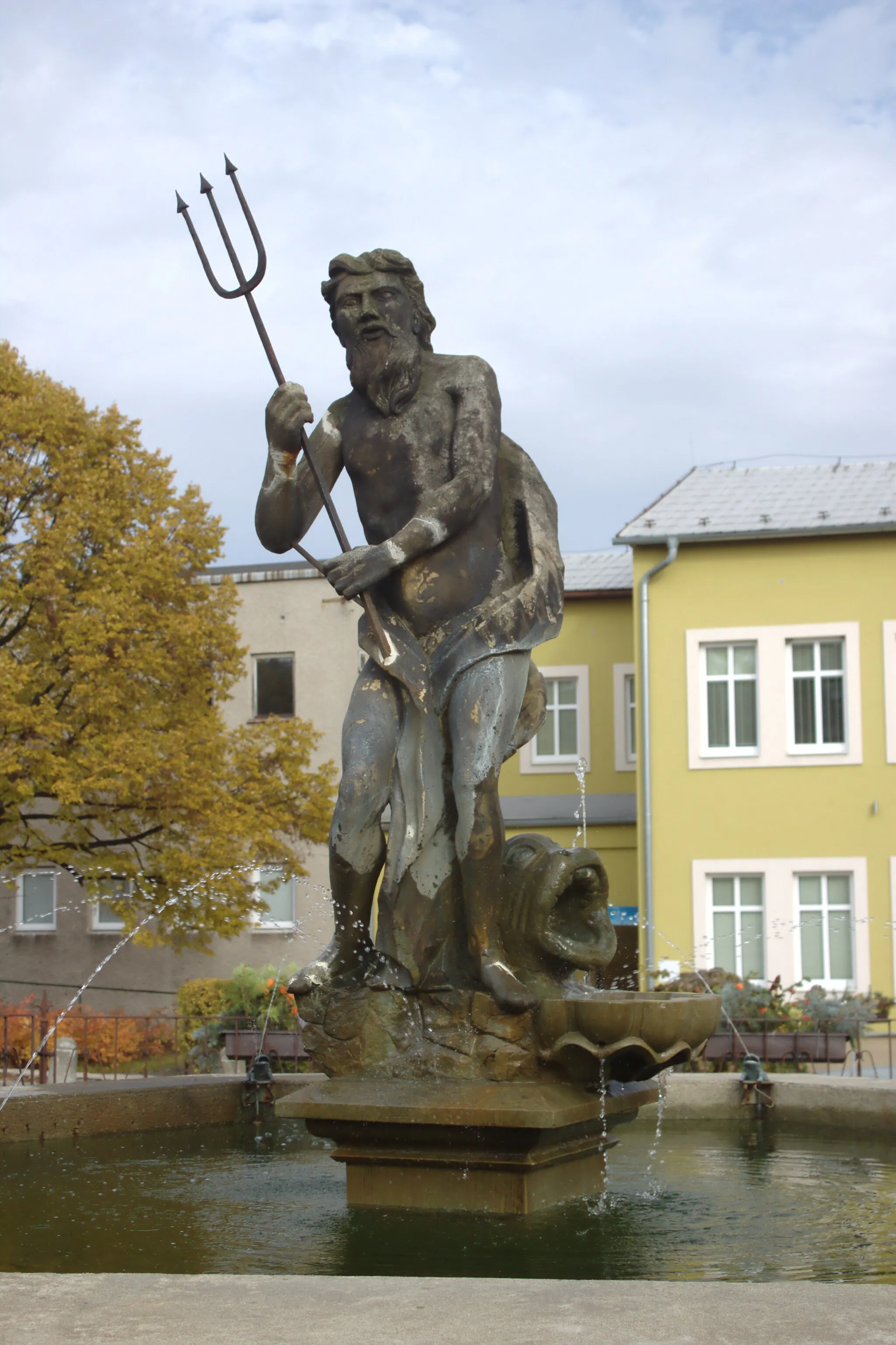 Photo showing: A neptune fountain in Dvorce, Moravian-Silesian Region, CZ