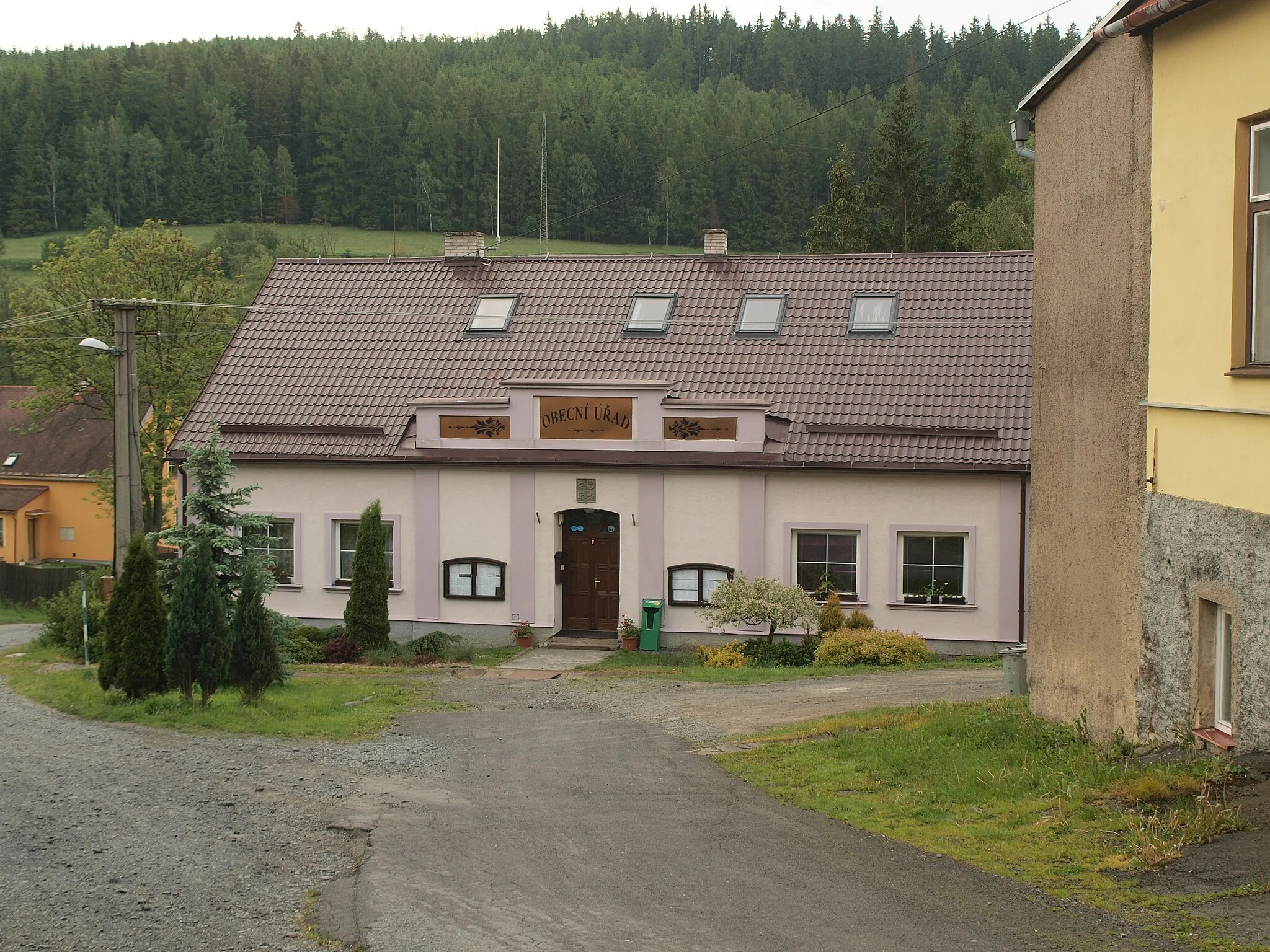 Photo showing: Budova obecního úřadu ve Valšově