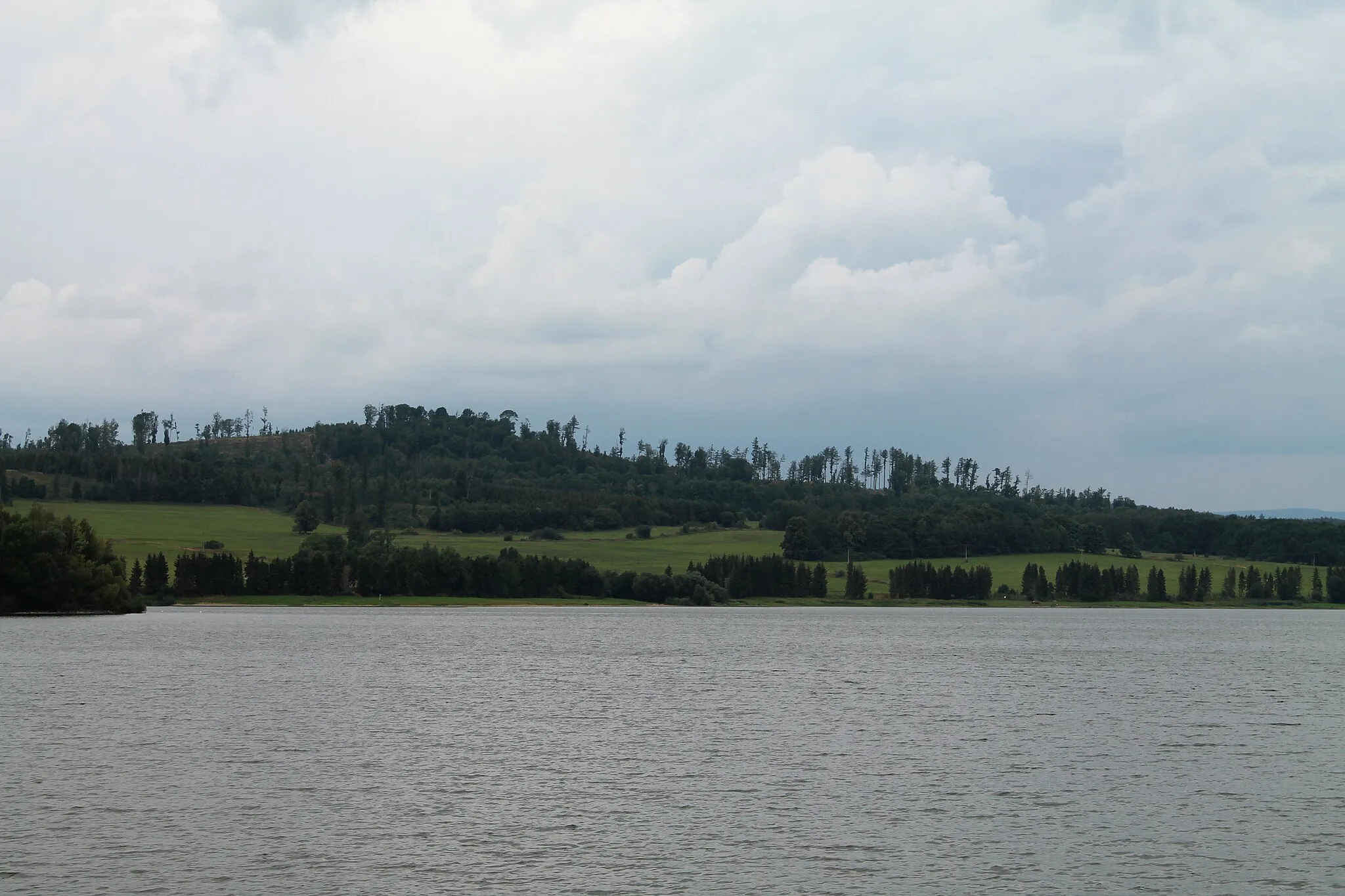 Photo showing: Roudno / Karlovec, vodní nádrž Slezská Harta, okres Bruntál