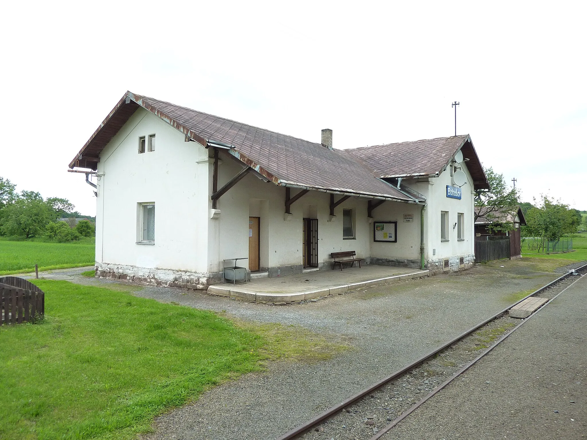 Photo showing: Railway station Bohušov, at Třemešná ve Slezsku - Osoblaha narrow gauge line in Czech Republic