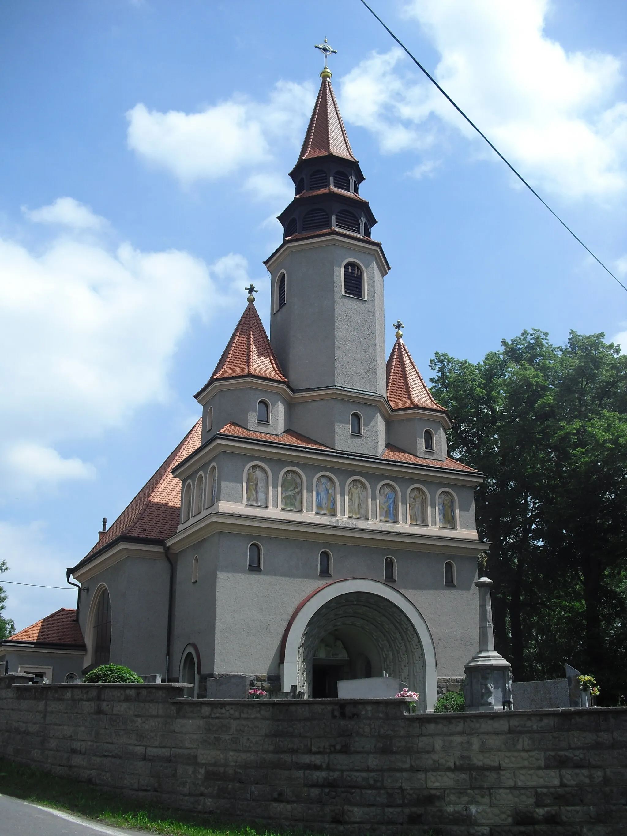 Photo showing: Odry, Nový Jičín District, Czech Republic, part Tošovice. St. Martin's Church, designed by Leopold Bauer from 1914-1916.