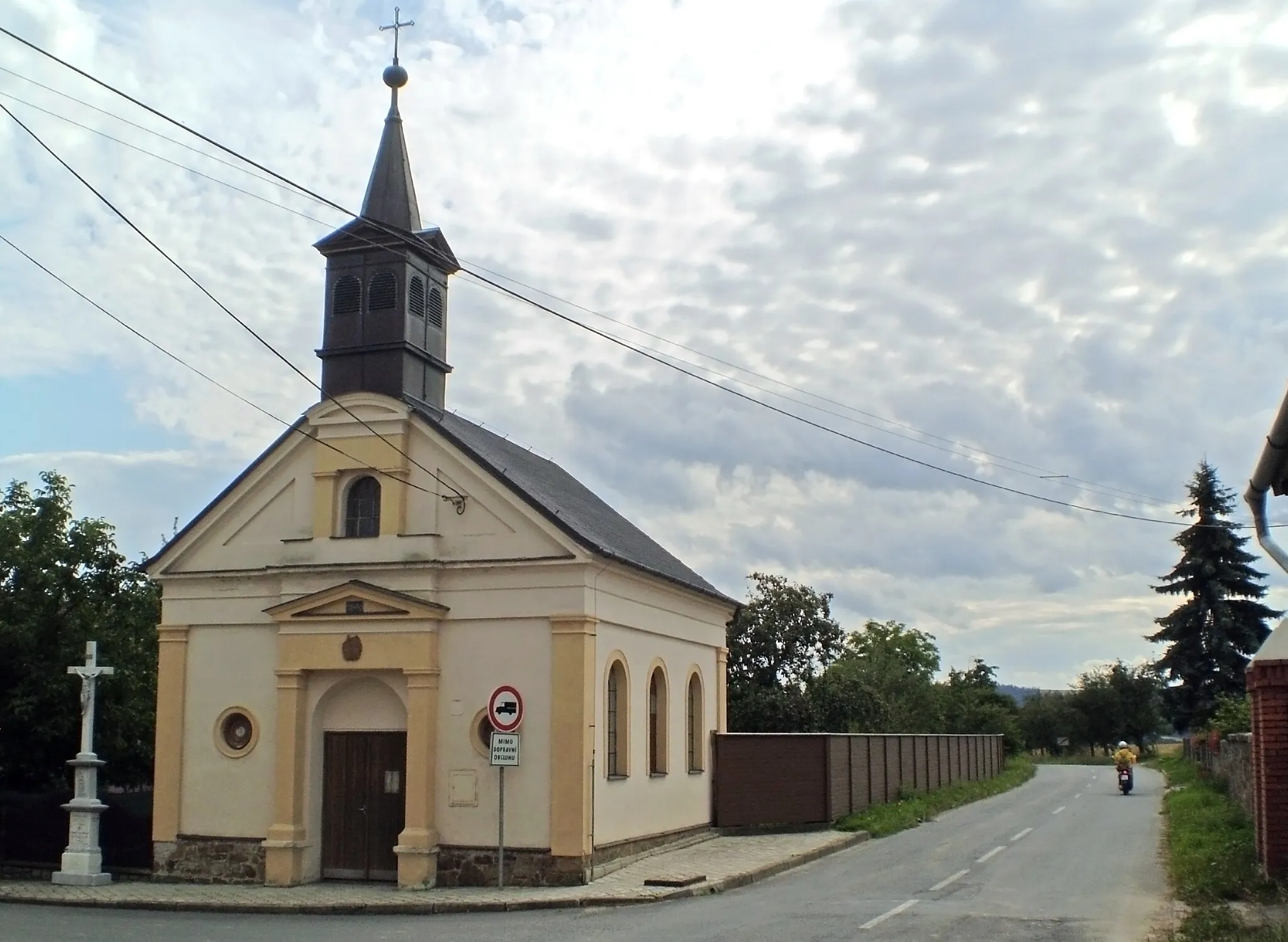 Photo showing: Chapel in village Hertice in Moravian-Silesian Region, Czech Republic.
