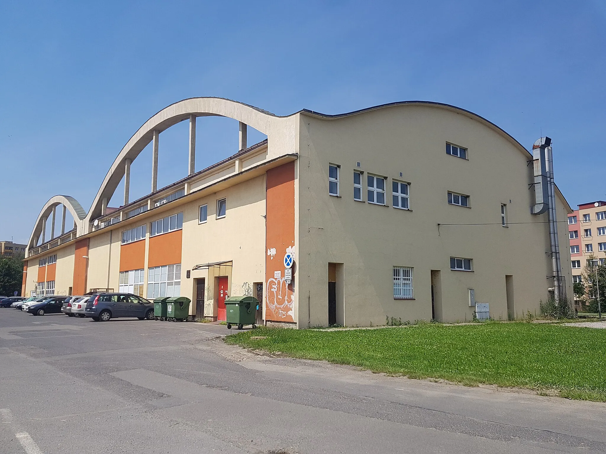 Photo showing: Bývalý letištní hangár na Dubině, Ostrava