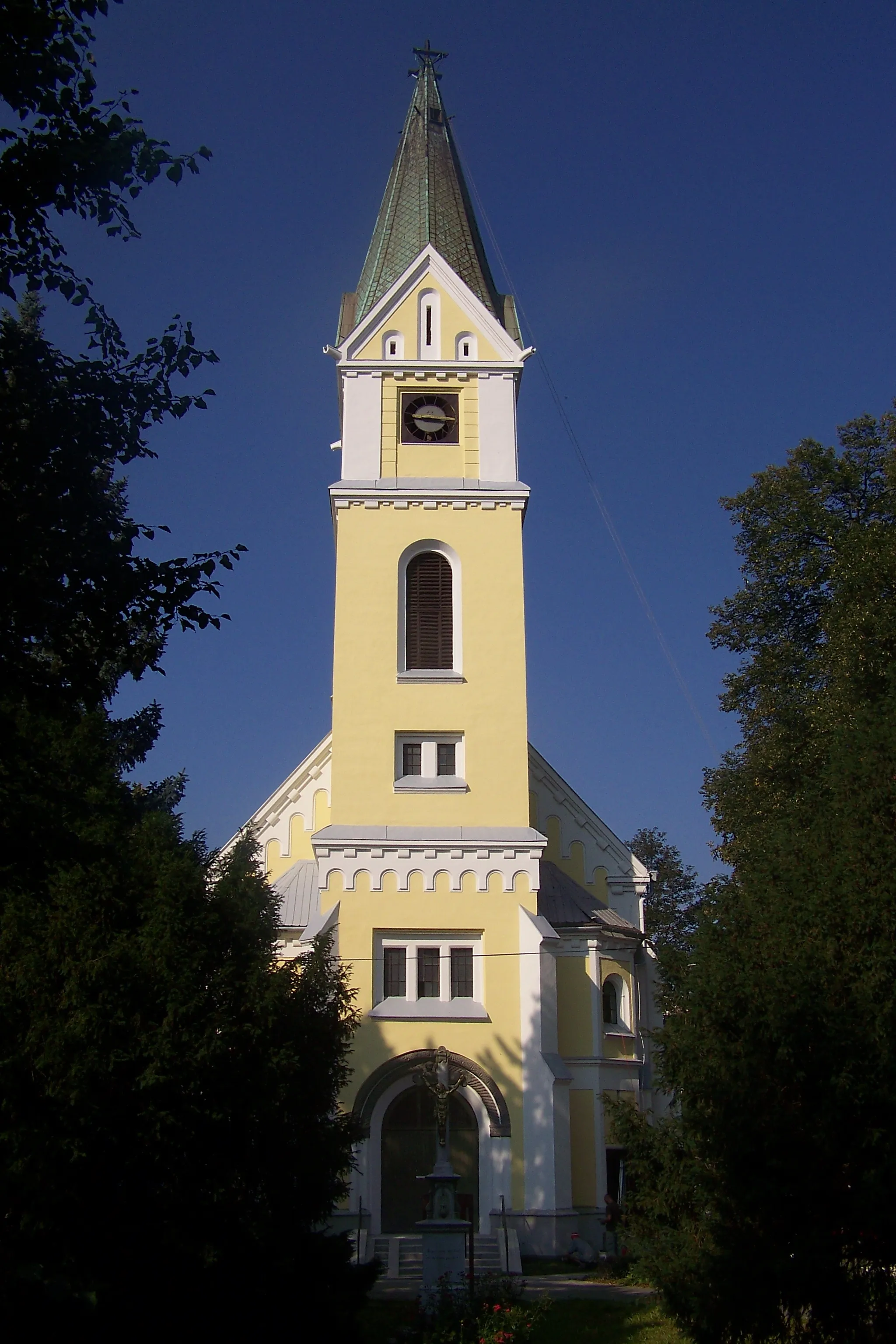 Photo showing: Photography of Saint Mary's church in Ostrava-Hrabůvka.