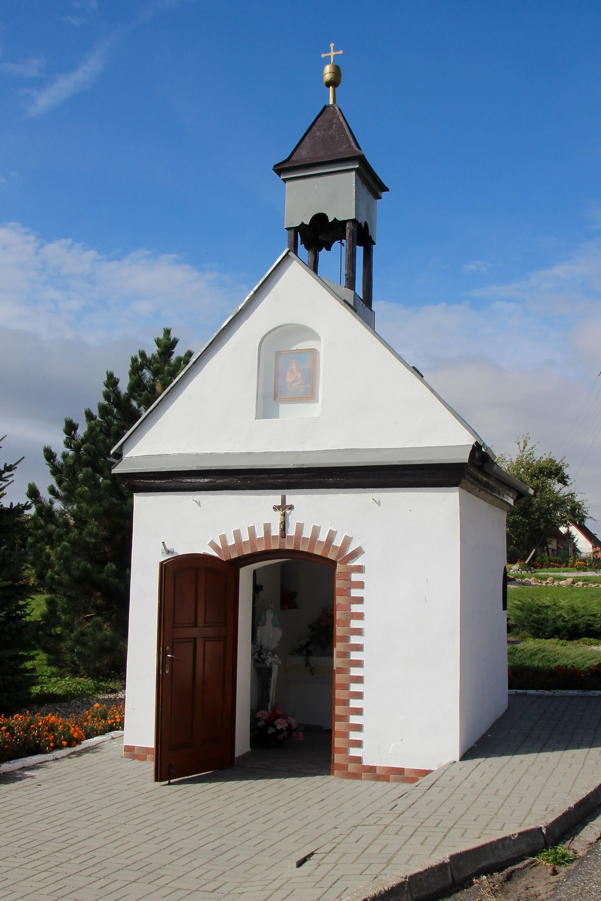 Photo showing: Chrósty – wieś w Polsce położona w województwie opolskim, w powiecie kędzierzyńsko-kozielskim, w gminie Pawłowiczki.