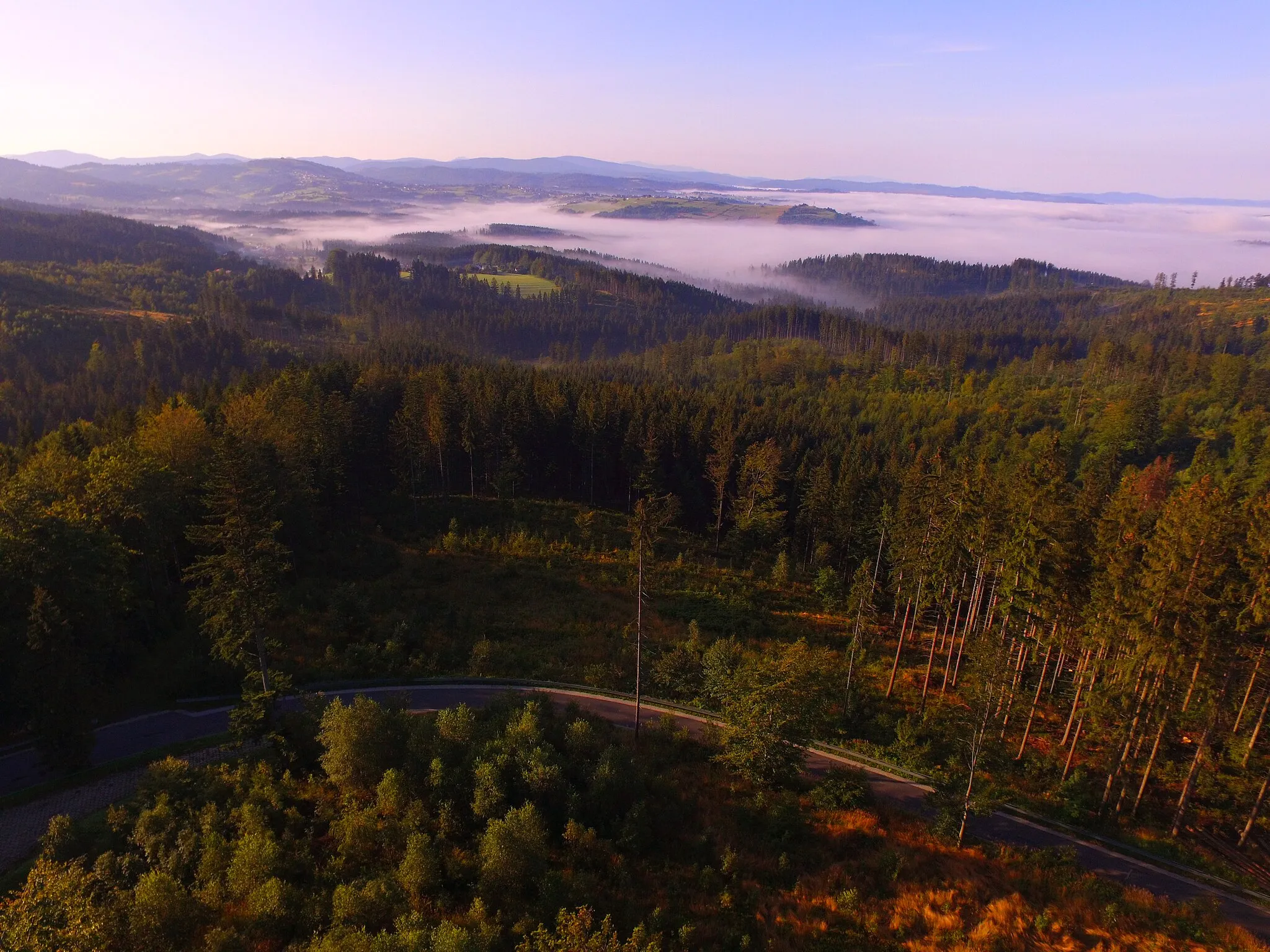 Photo showing: Panorama terenu gminy Istebna z Kubalonki