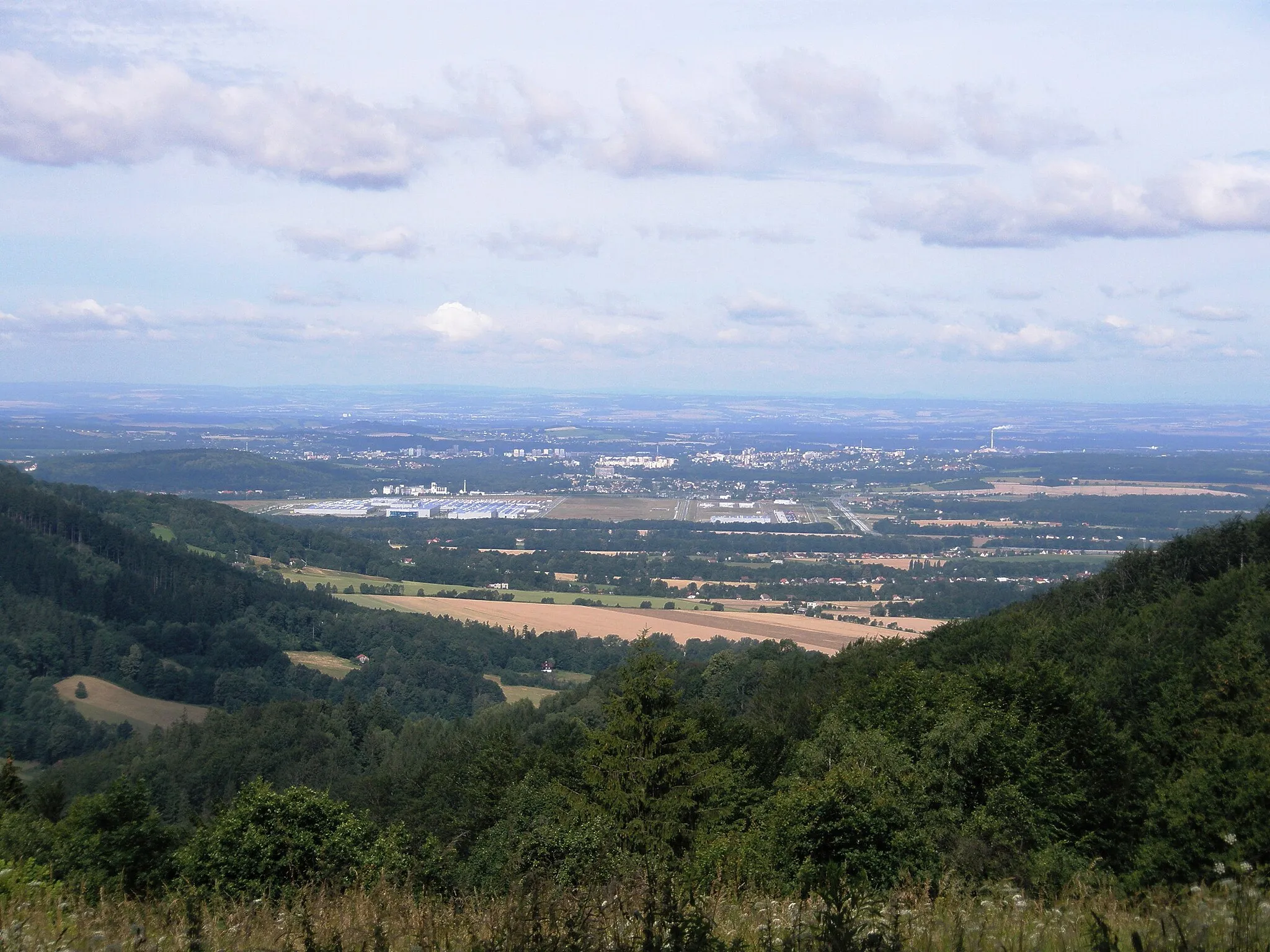 Photo showing: A view from Godula hill in the direction of Nošovice and Frýdek-Místek