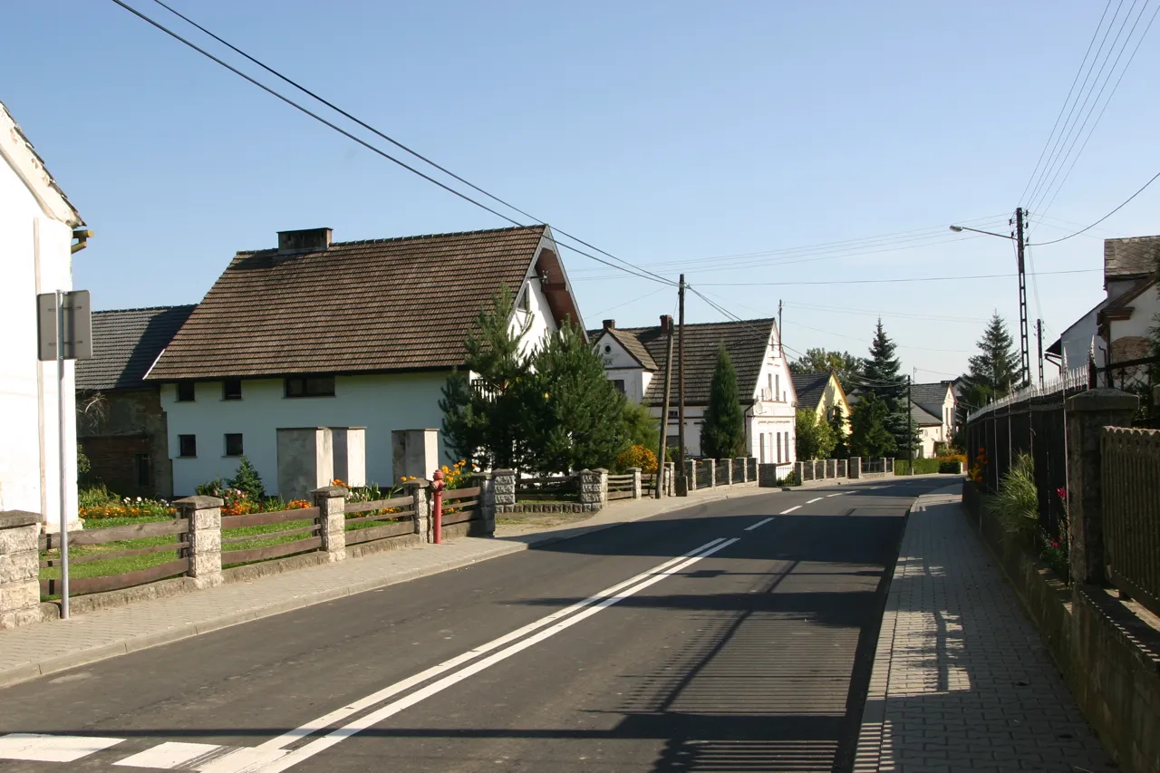 Photo showing: Rostkowice (dodatkowa nazwa w j. niem. Rosenberg) – wieś w Polsce położona w województwie opolskim, w powiecie prudnickim, w gminie Biała.