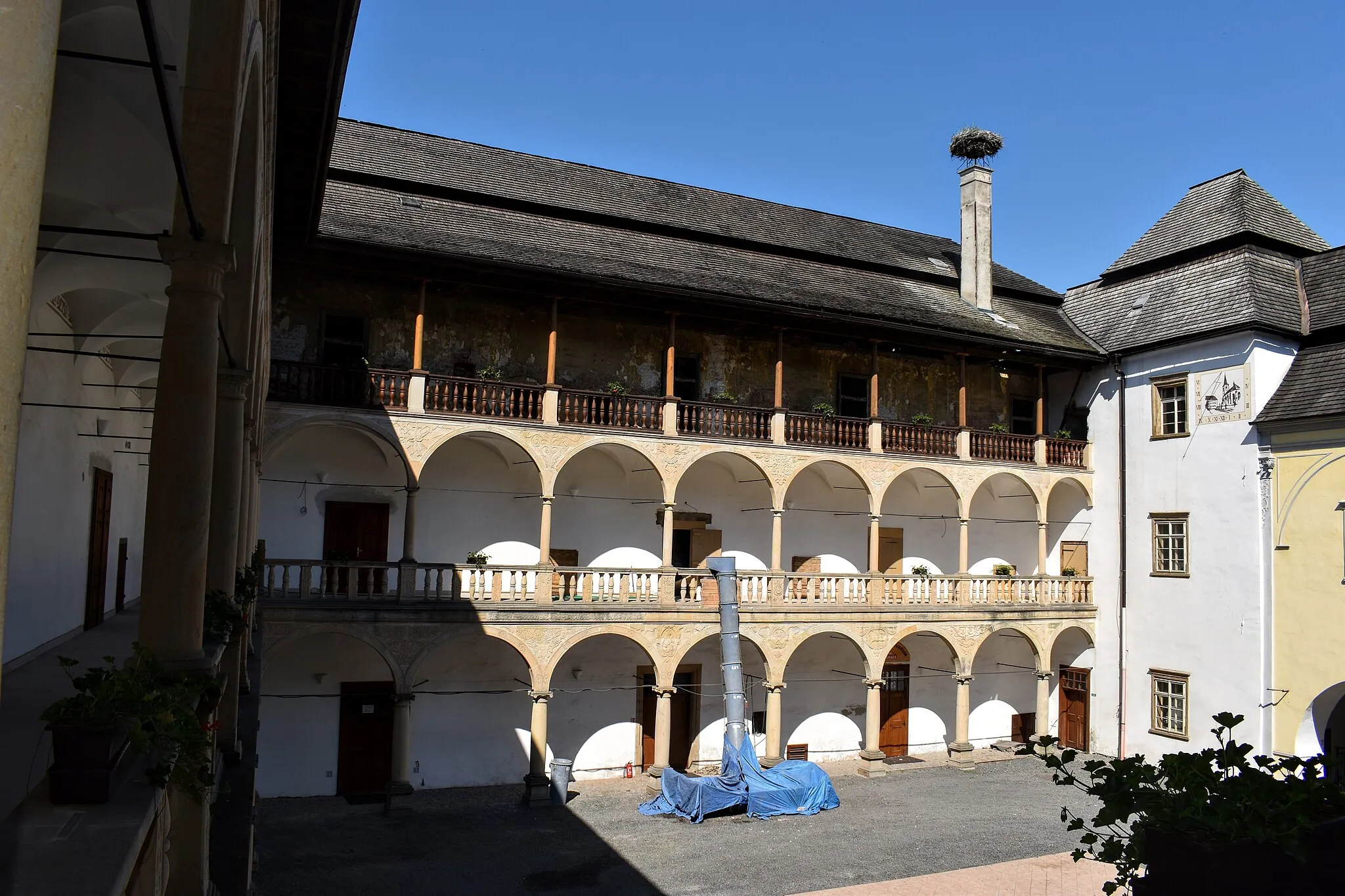 Photo showing: Renaissance courtyard of castle in Hustopeče nad Bečvou.