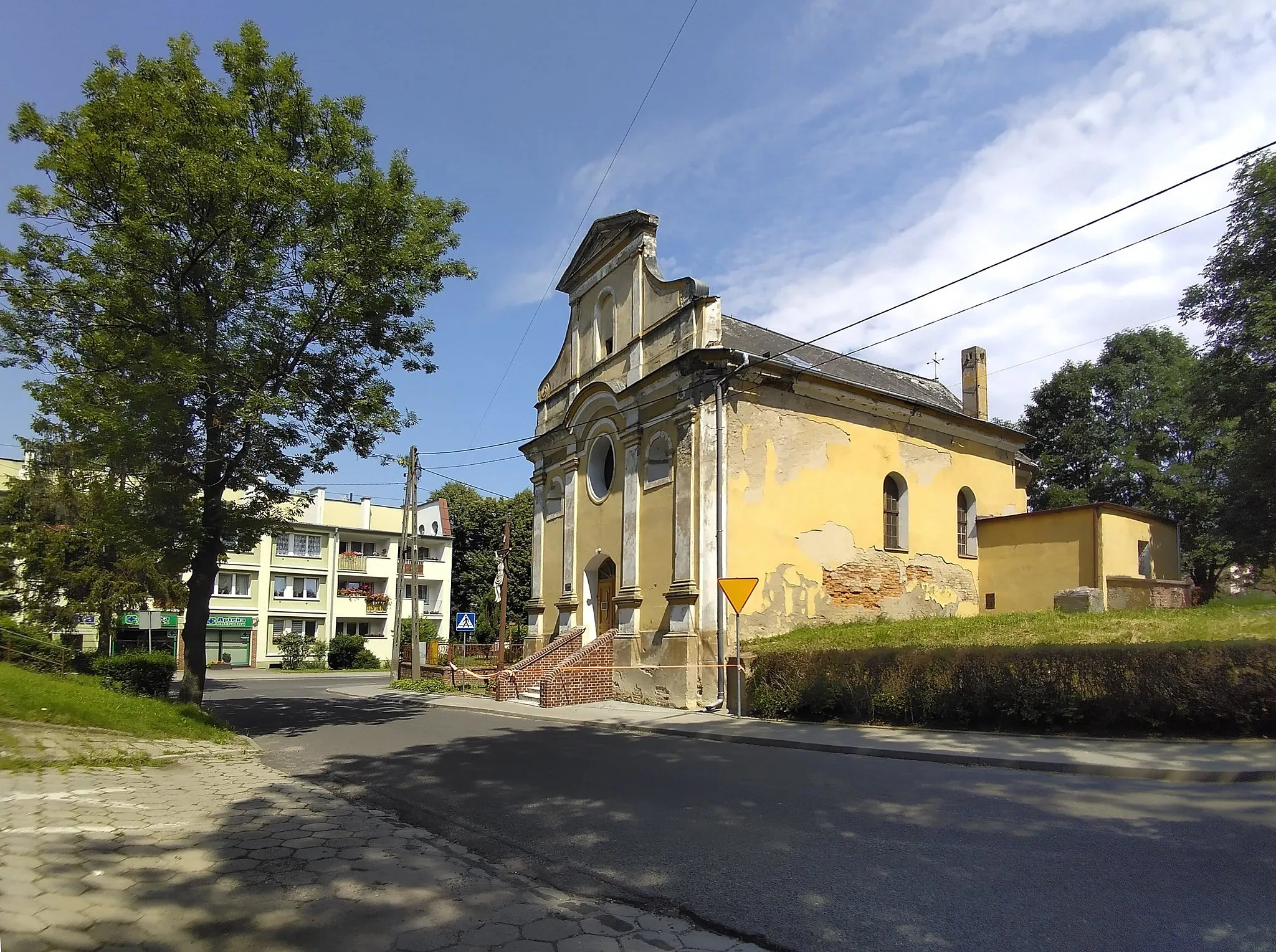 Photo showing: Chapel of Saint Cross (former cemetery chapel built in 1784) in the town of Kietrz/Katscher, Upper Silesia, Poland