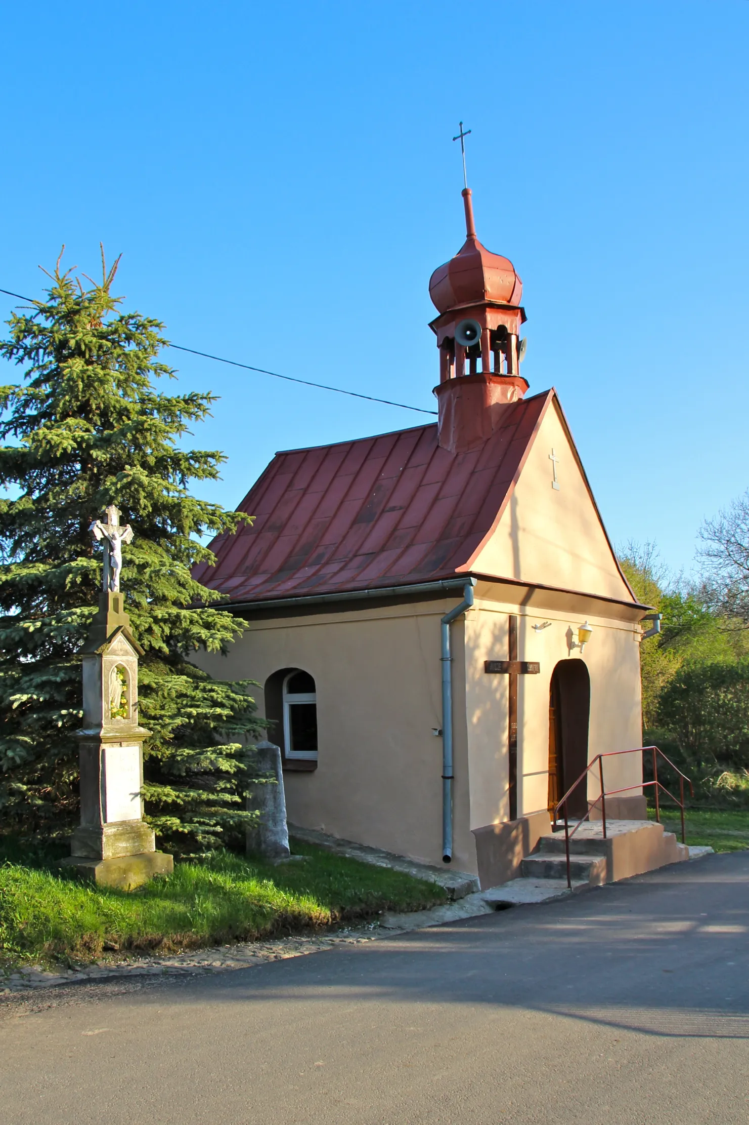 Photo showing: Chróstno (dawniej Zalesie) – wieś w Polsce położona w województwie opolskim, w powiecie głubczyckim, w gminie Głubczyce.