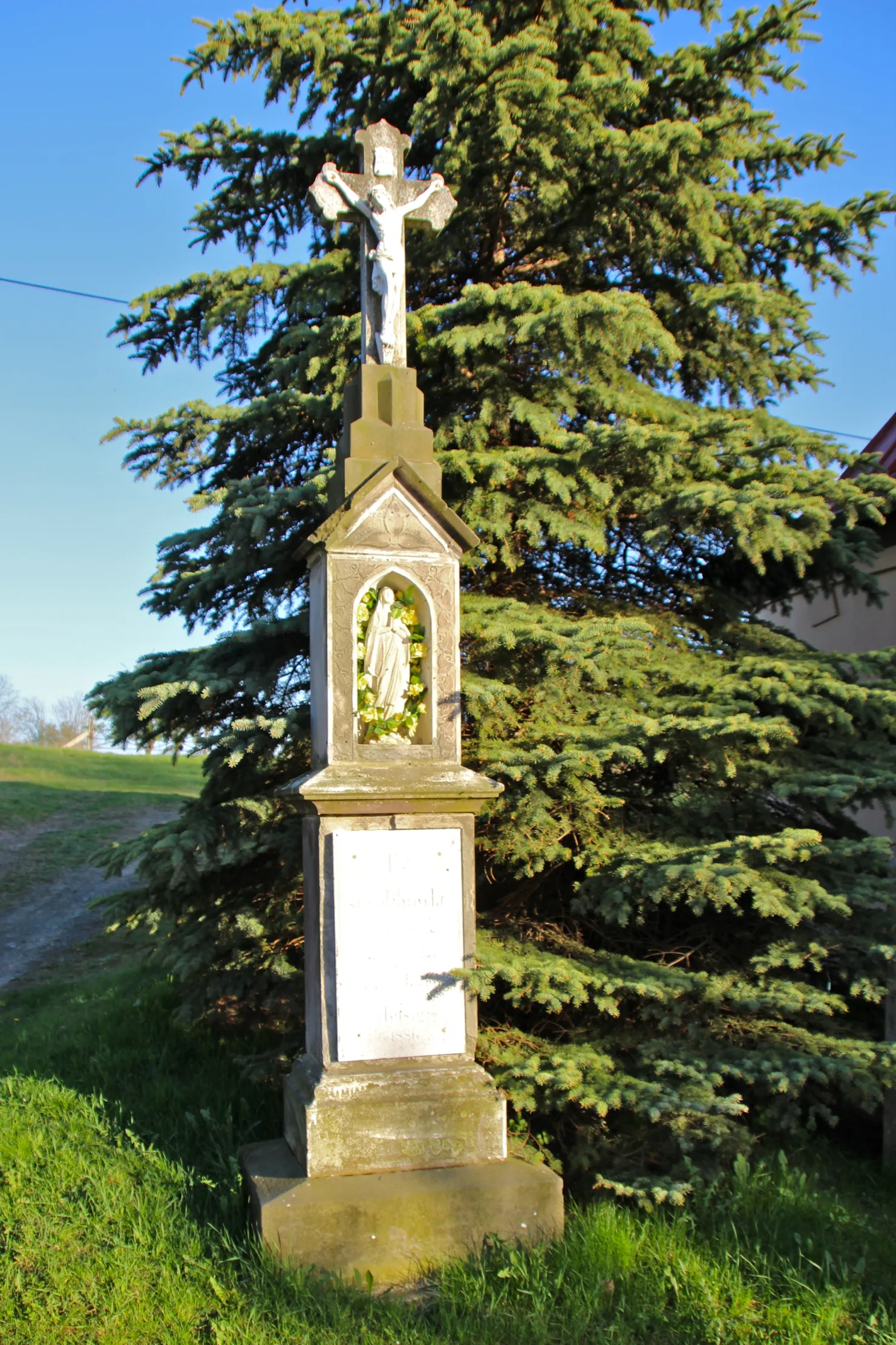 Photo showing: Chróstno (dawniej Zalesie) – wieś w Polsce położona w województwie opolskim, w powiecie głubczyckim, w gminie Głubczyce.