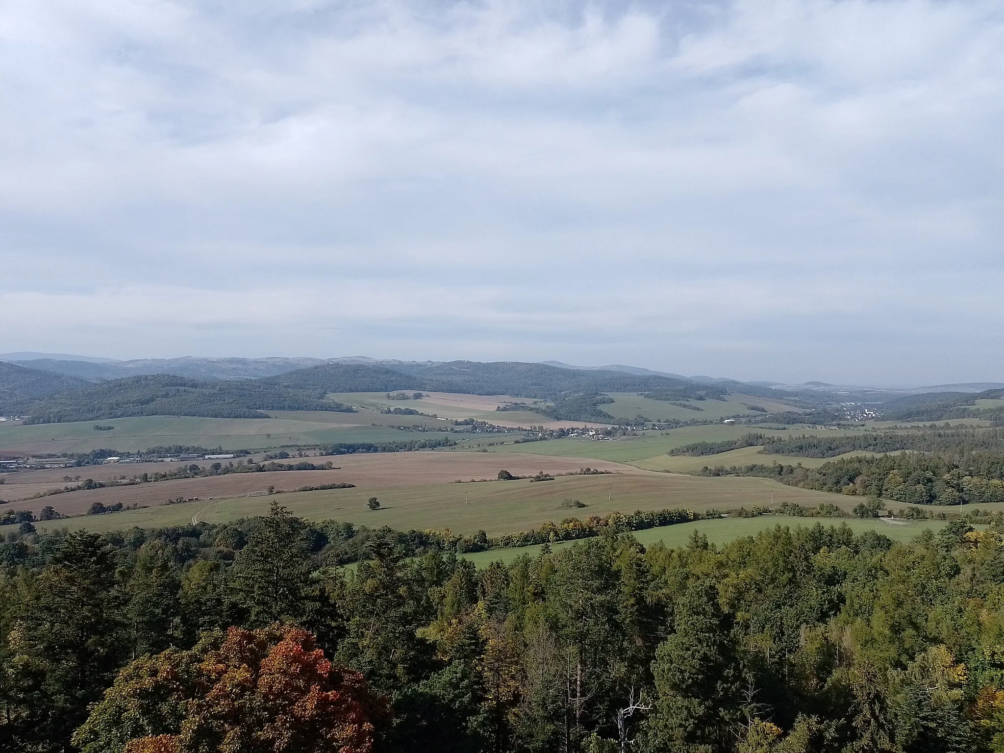 Photo showing: View from the Hraniční vrch lookout tower near the town of Město Albrechtice