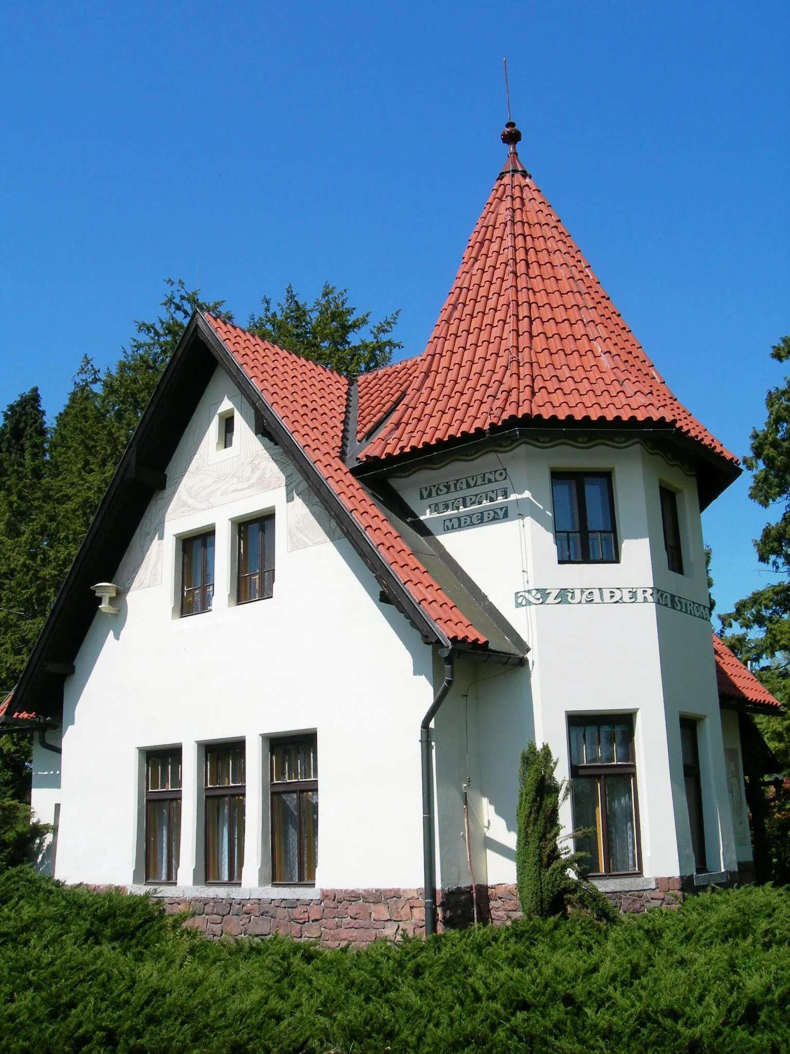 Photo showing: Former J. J. Frič house at the Ondřejov observatory