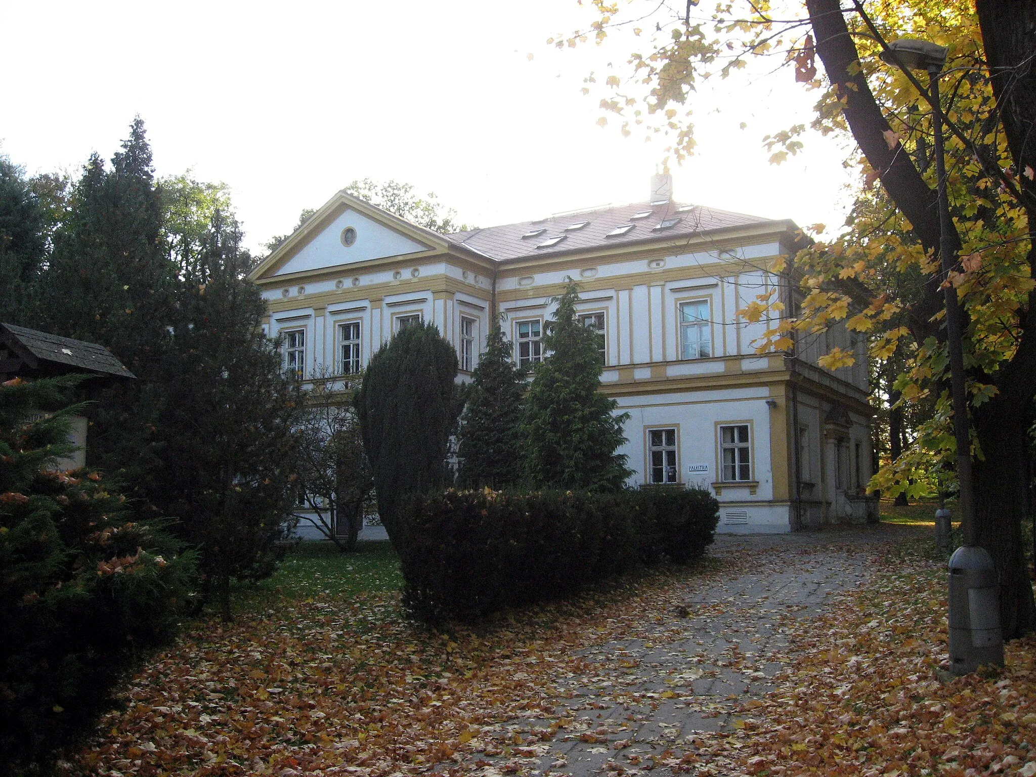 Photo showing: Hostavice, zámeček