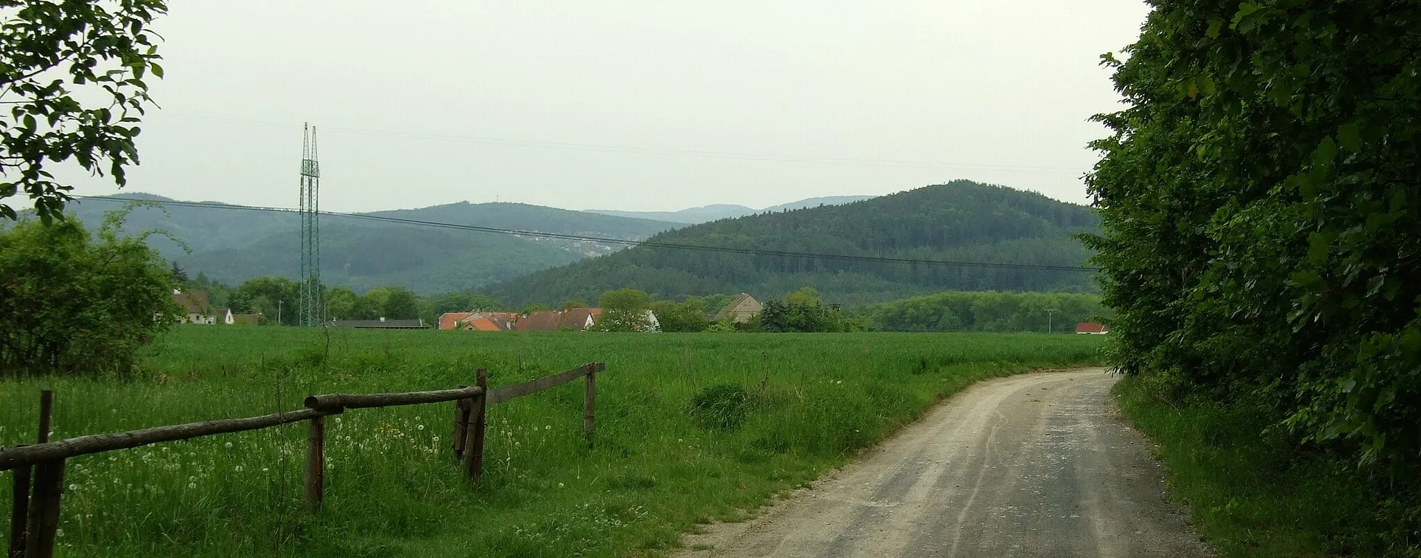 Photo showing: Town of Lhotka u Berouna and its surrounding nature in Central Bohemian region, CZ