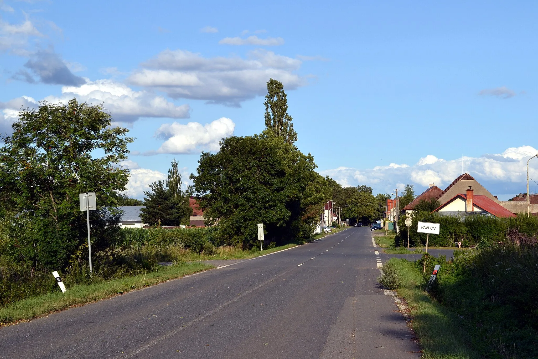 Photo showing: Karlovarská street in Pavlov, Central Bohemian Region, Czech Republic.