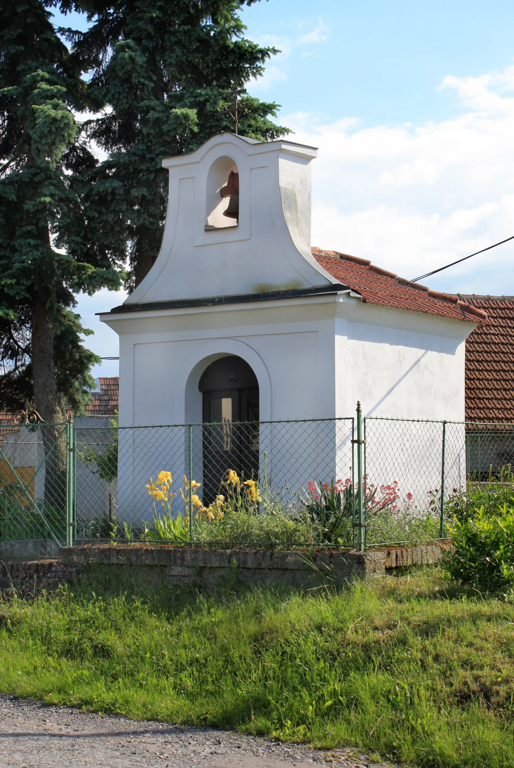 Photo showing: Small chapel in Tatce, Czech Republic