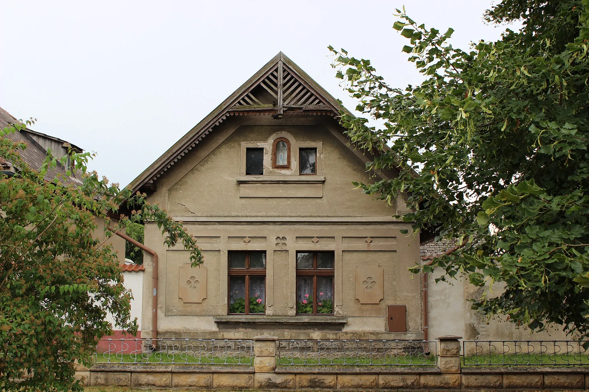Photo showing: Dům číslo popisné 16 v Sojovicích (pohled od severu).