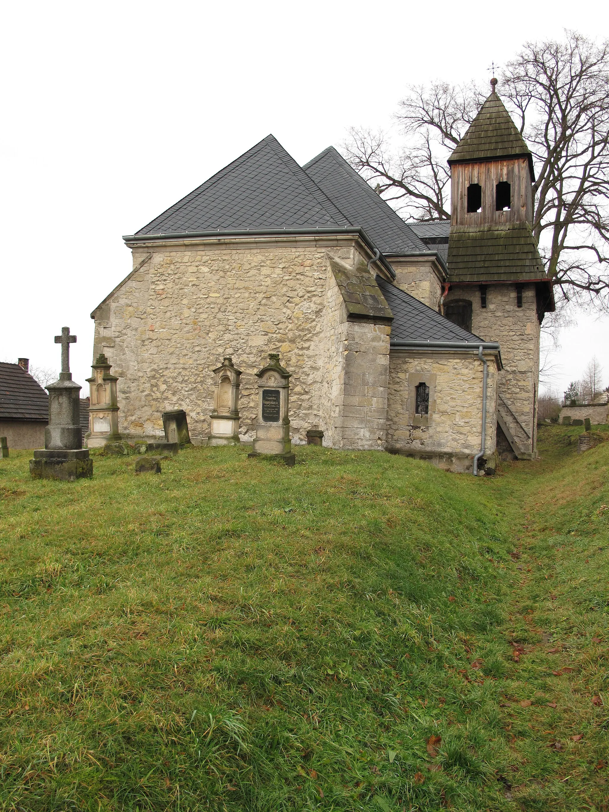 Photo showing: Church of the Beheading of St. John the Baptist in Krpy village, Mladá Boleslav District, Czech Republic.