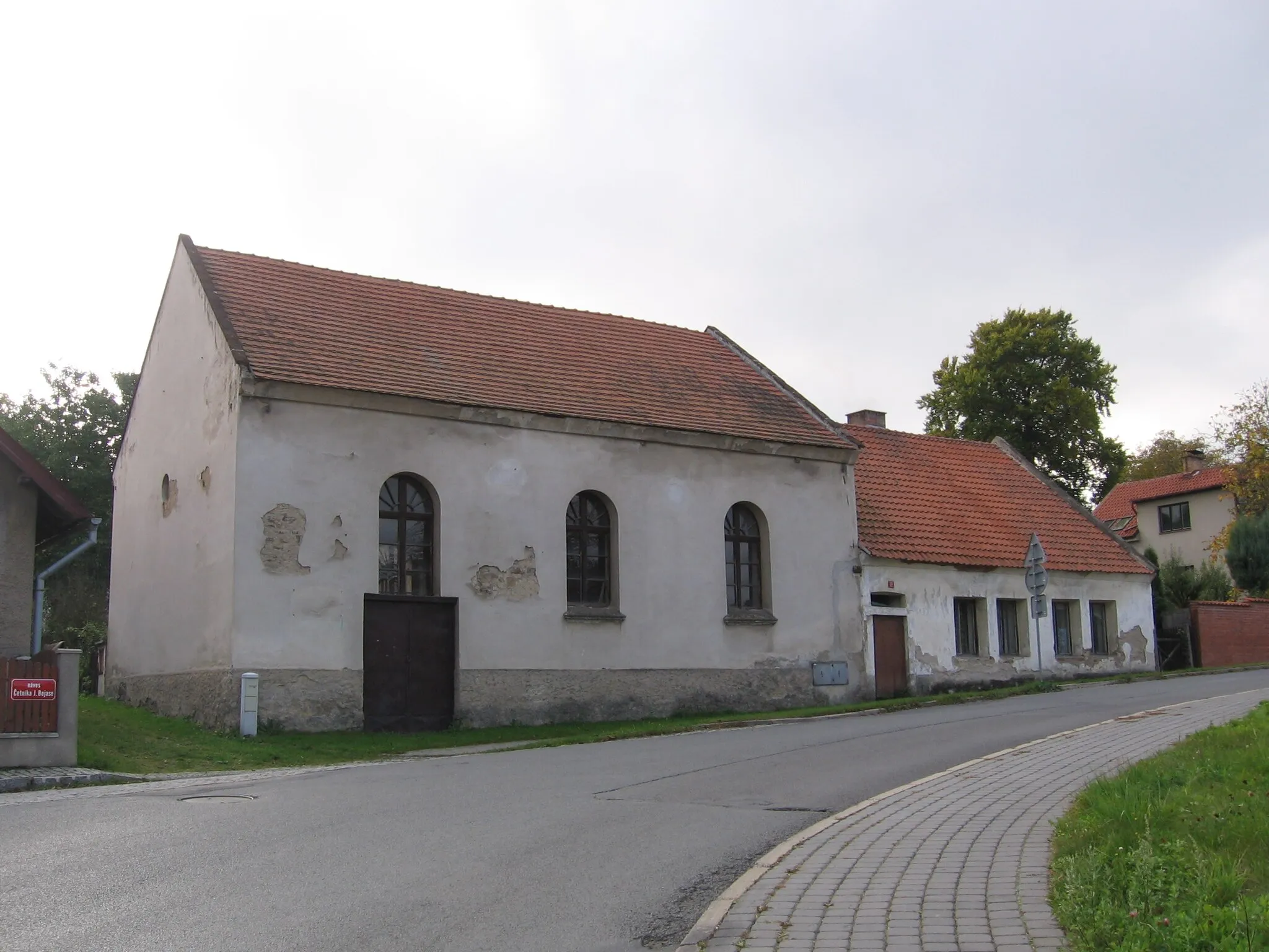 Photo showing: Former synagogue and rabbi house in Strančice
