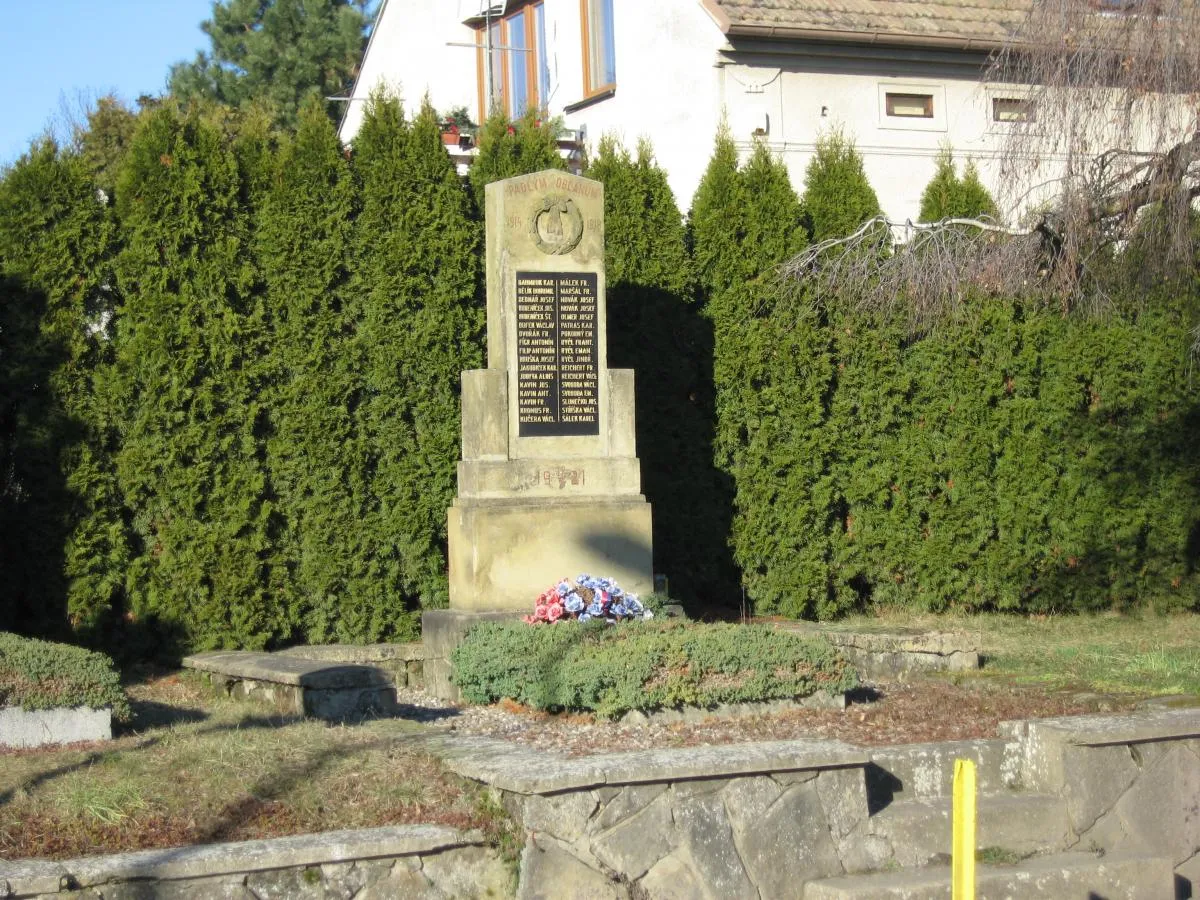 Photo showing: War memorial in Přezletice in Prague-East District – entry no. 43644.