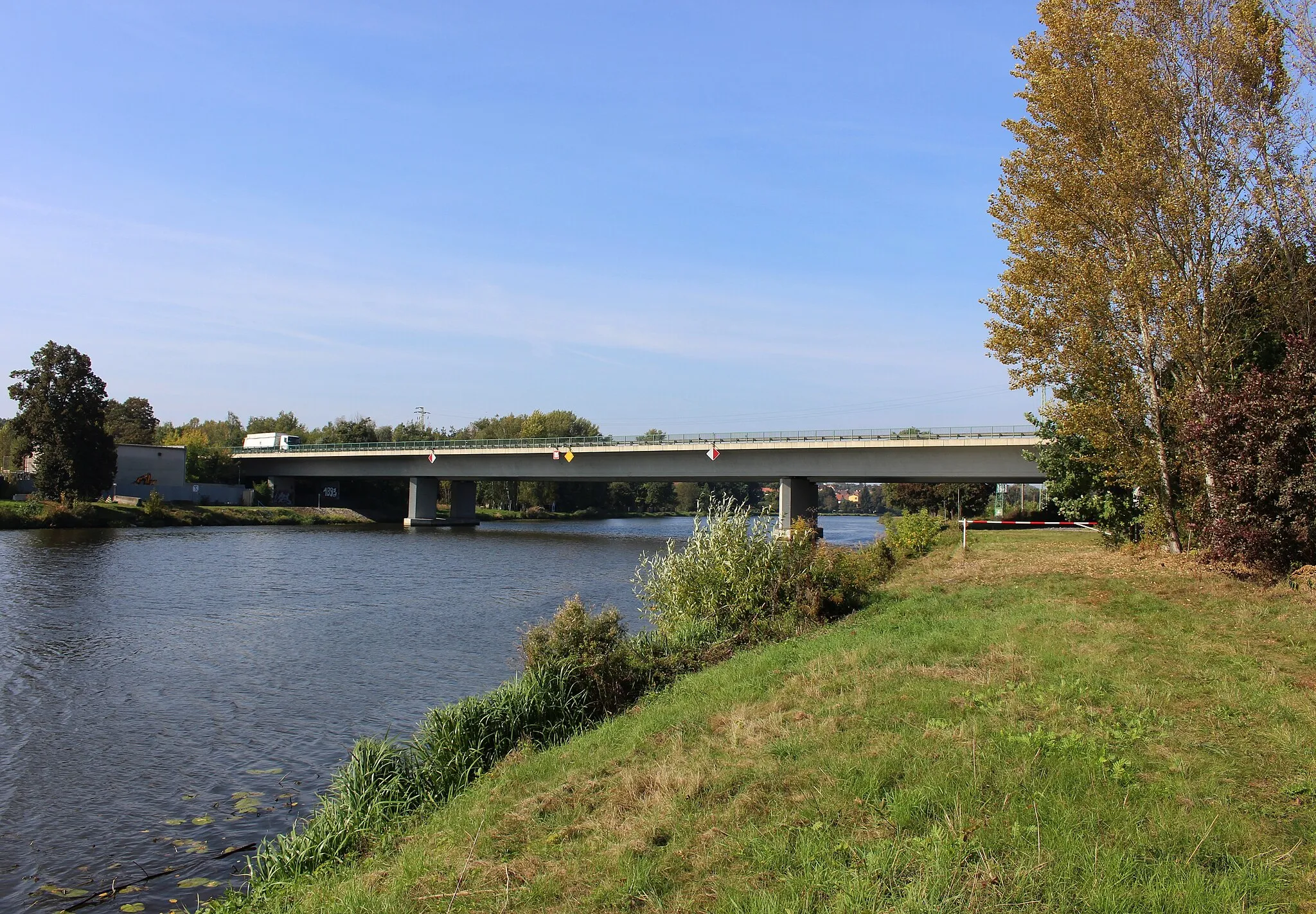 Photo showing: Most dálnice D10 přes Labe u Brandýsa nad Labem (Zápy - Nový Vestec)