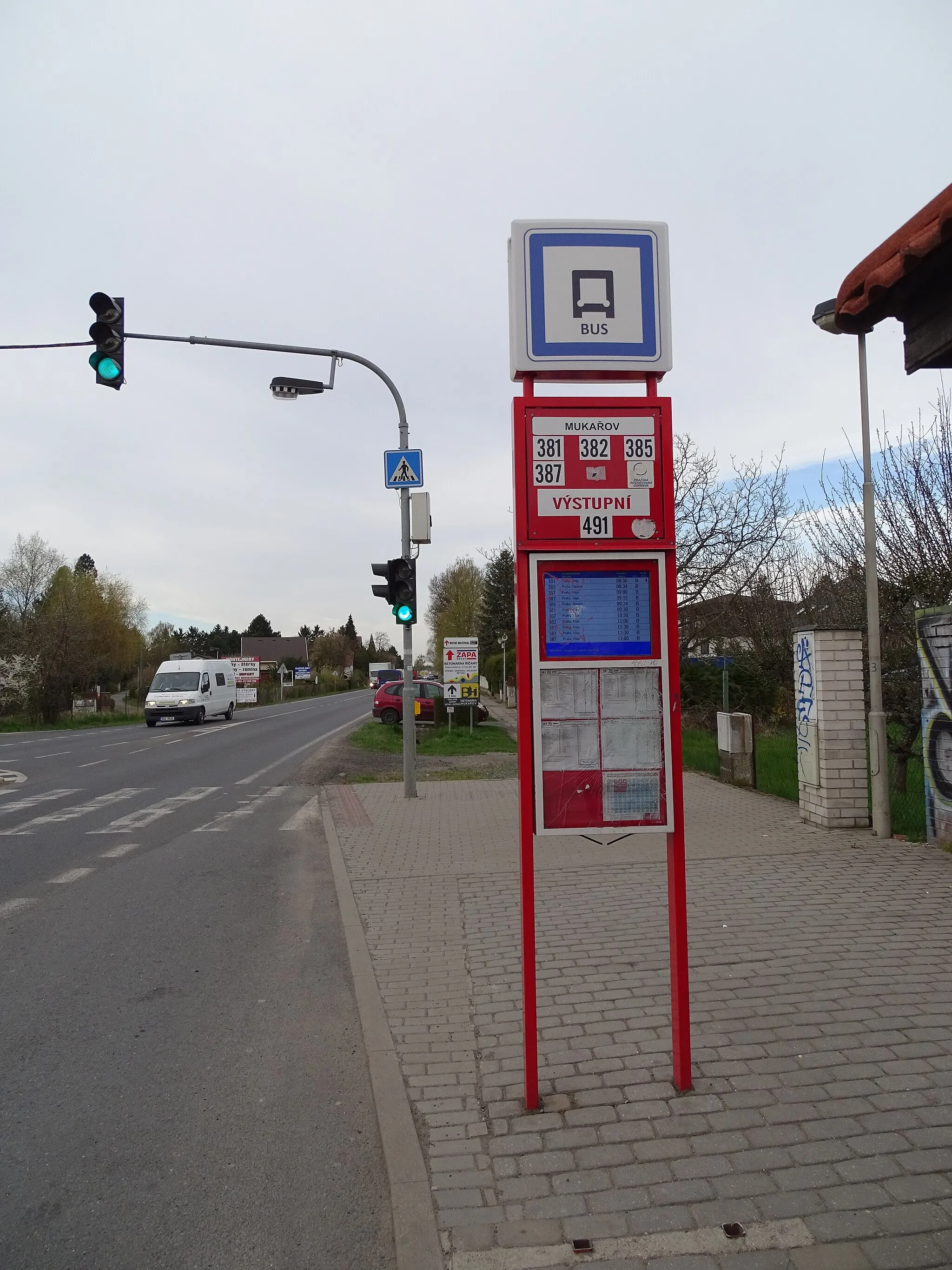 Photo showing: Mukařov, Prague-East District, Central Bohemian Region, Czech Republic. Pražská street, bus stop Mukařov.