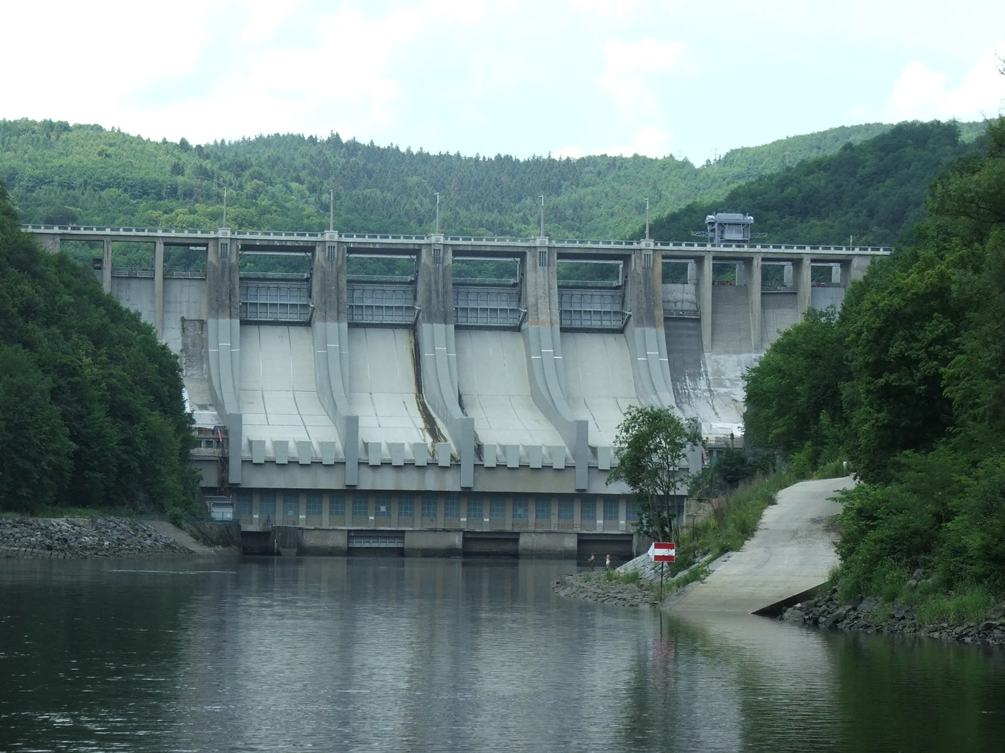 Photo showing: Slapy Dam on Vltava river, Czechia