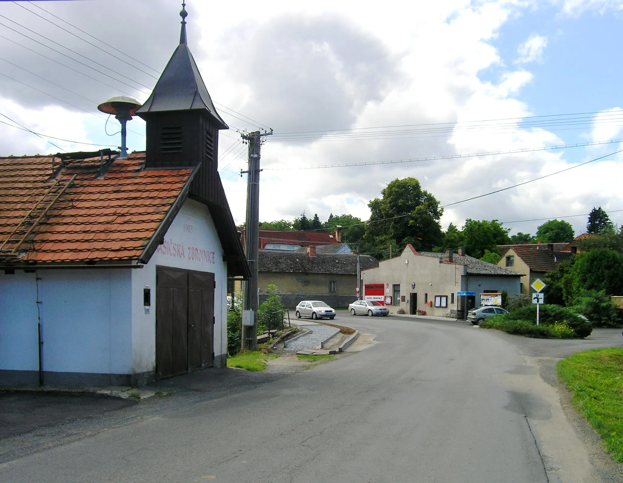 Photo showing: Old and new fire house in Okrouhlo, Czech Republic