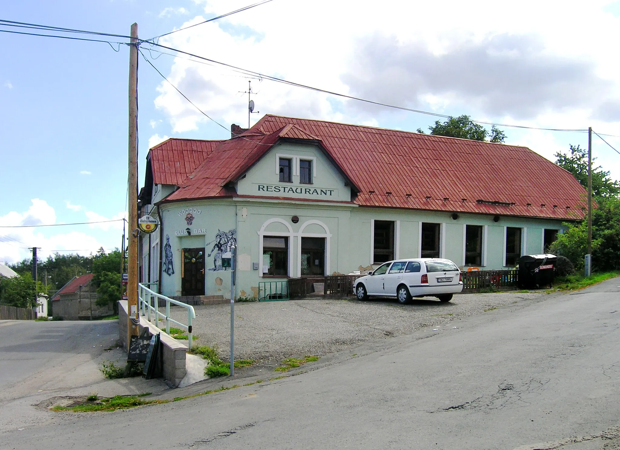 Photo showing: Pub in Okrouhlo, Czech Republic