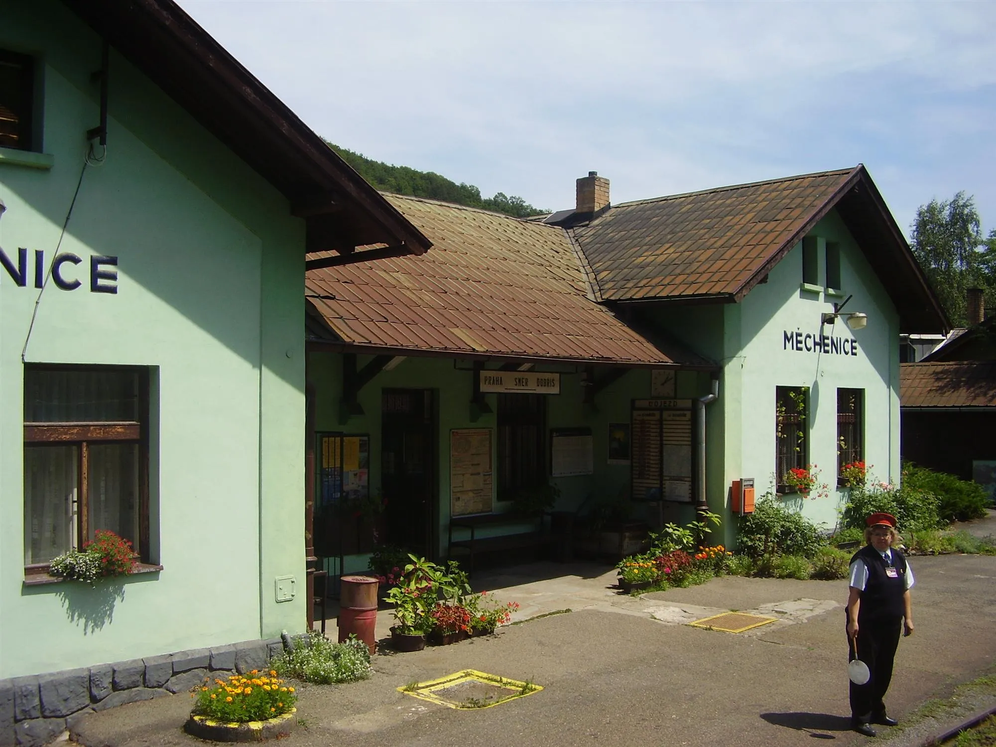 Photo showing: Train station in Měchenice, Central Bohemian Region