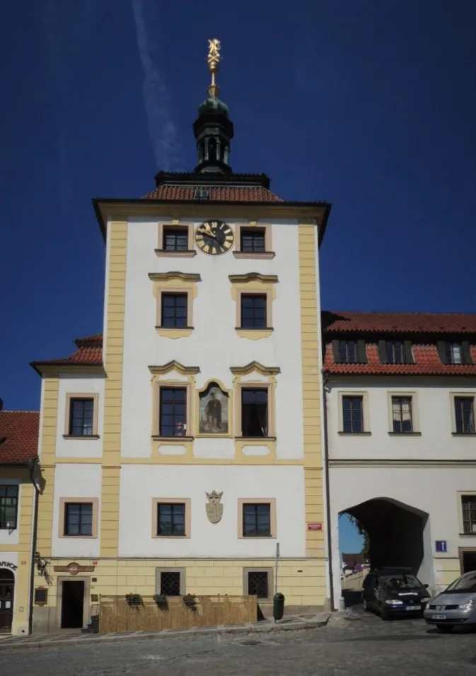 Photo showing: Jílové u Prahy, the medieval Tower, City Hall