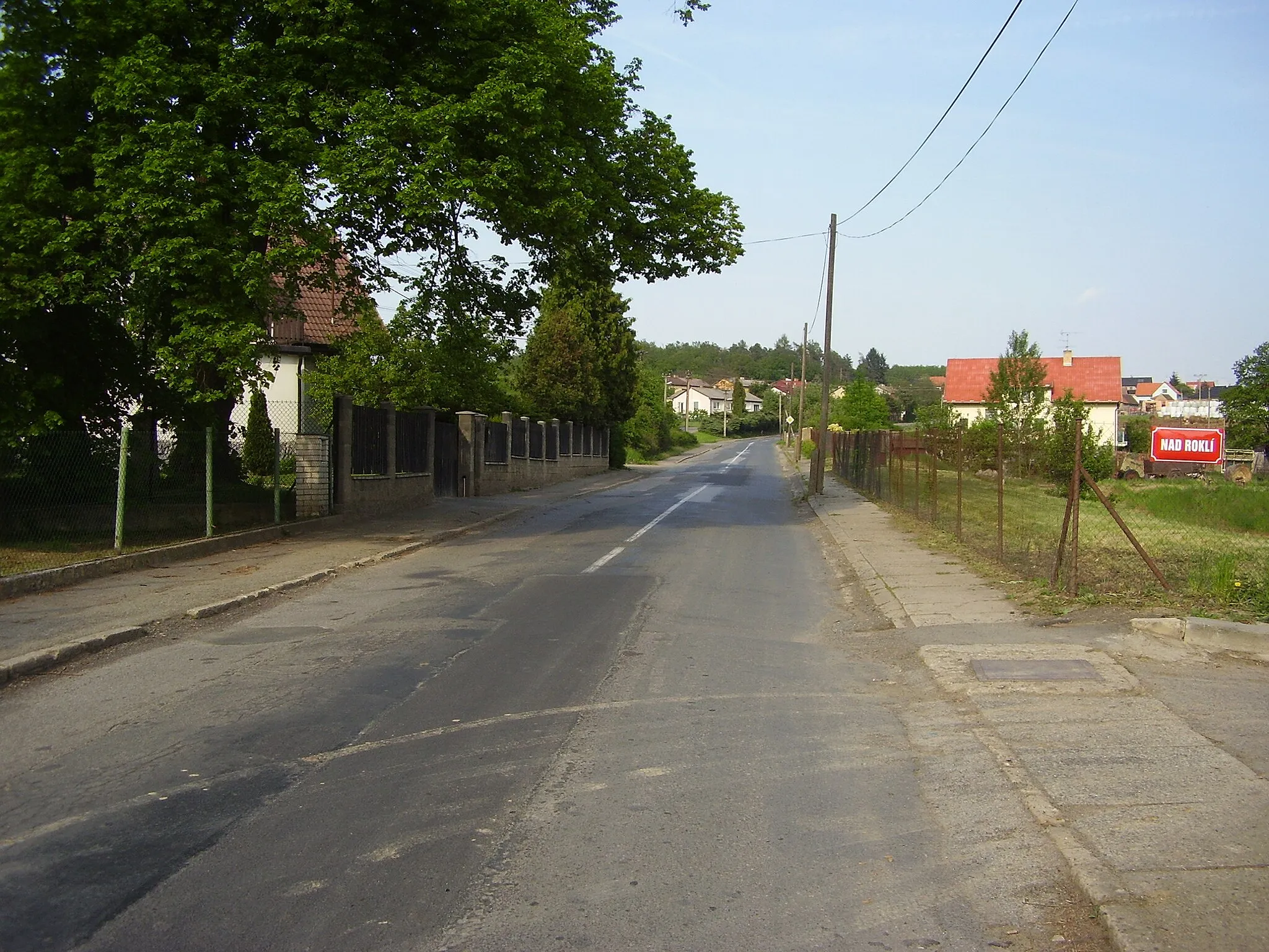 Photo showing: Road to Jílové in Petrov u Prahy