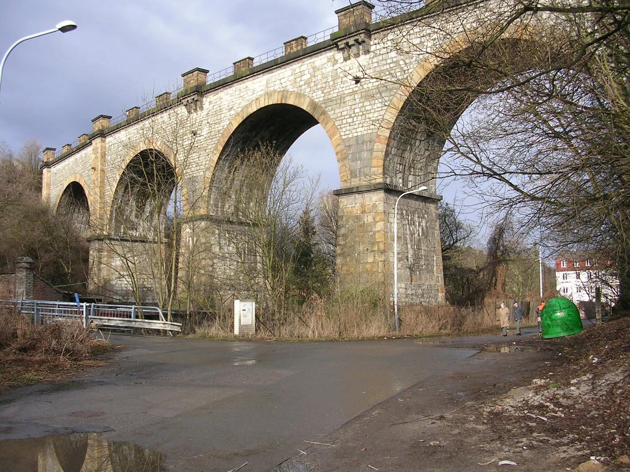 Photo showing: Hlubočepský viadukt na trati č. 122