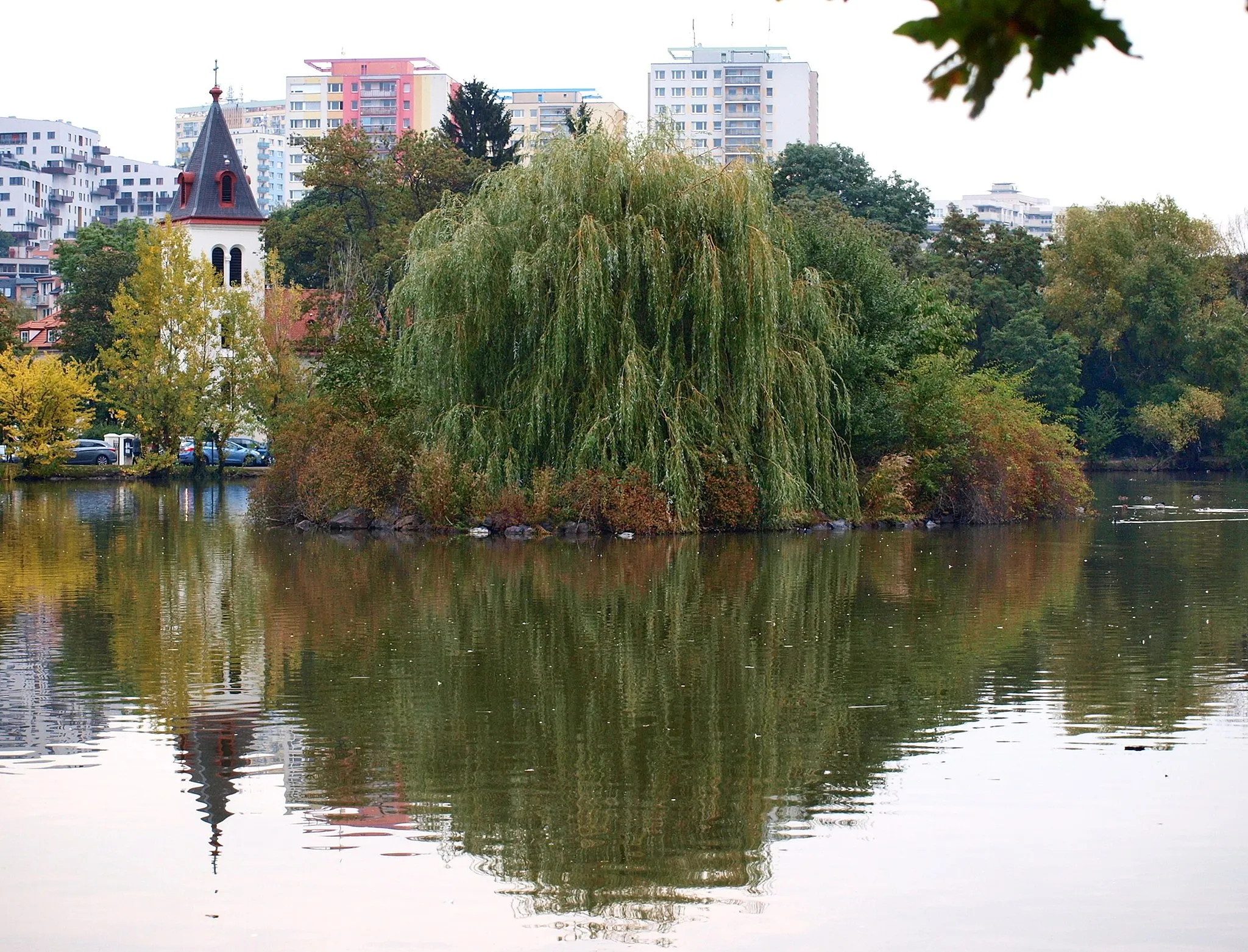 Photo showing: Praha 10-Záběhlice, Hamr a kostel Narození P. Marie