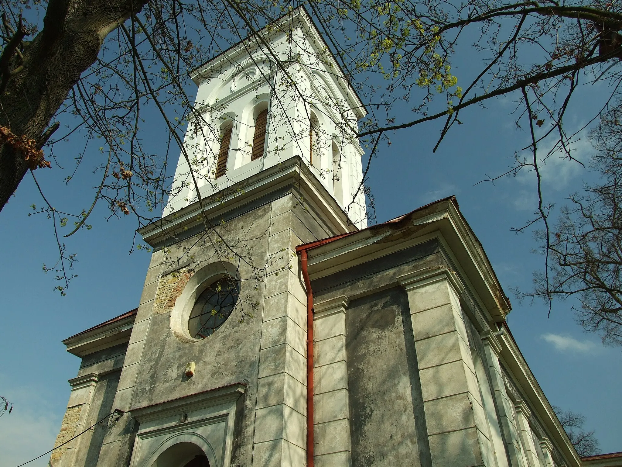 Photo showing: A church in Kly-Záboří, Mělník District, Central Bohemian Region, CZ