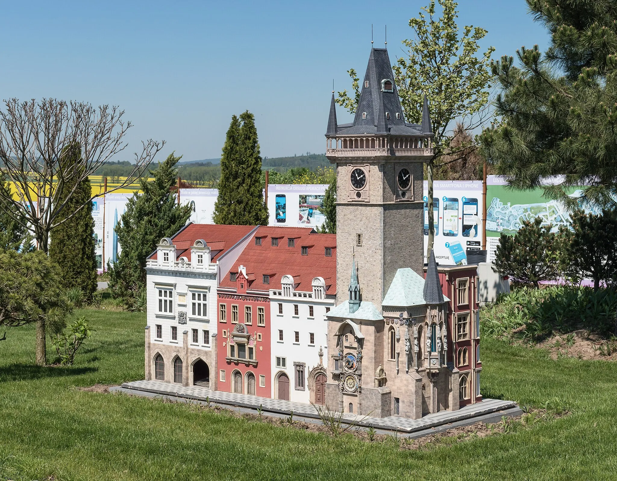 Photo showing: Minieuroland in Kłodzko, Old Town Hall in Prague