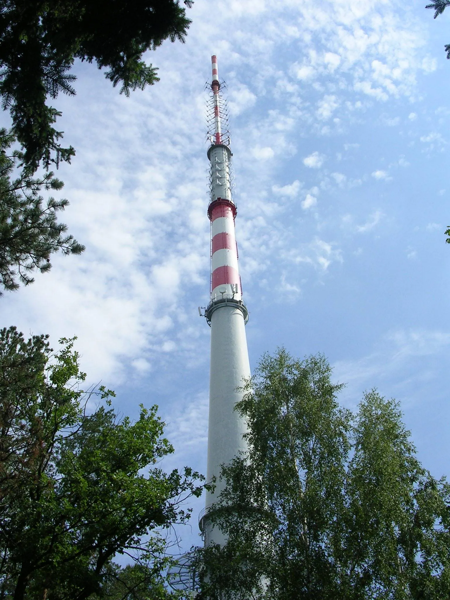 Photo showing: Cukrák, TV tower near Prague, the Czech Republic.