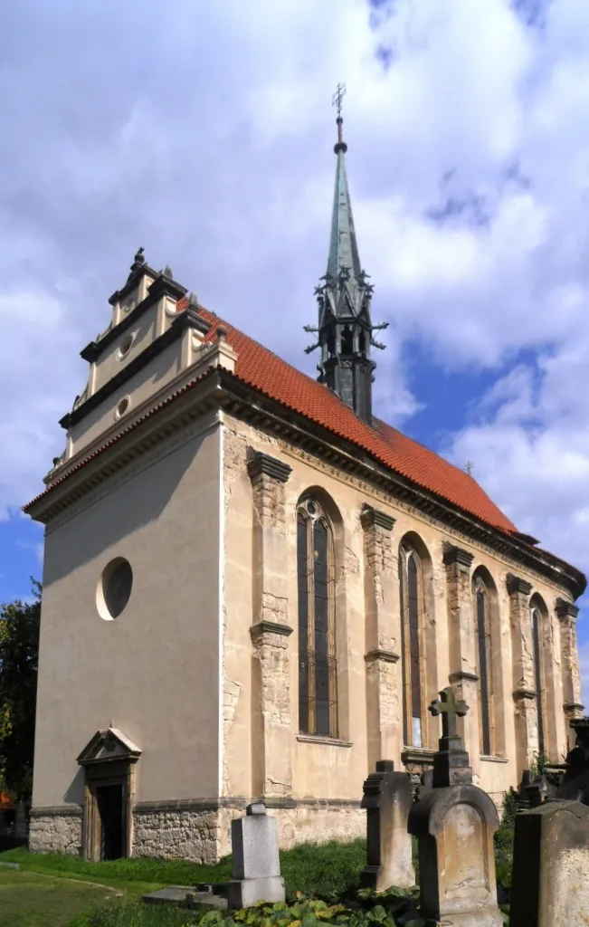 Photo showing: Velvary, St George church (B. Santini 1618)