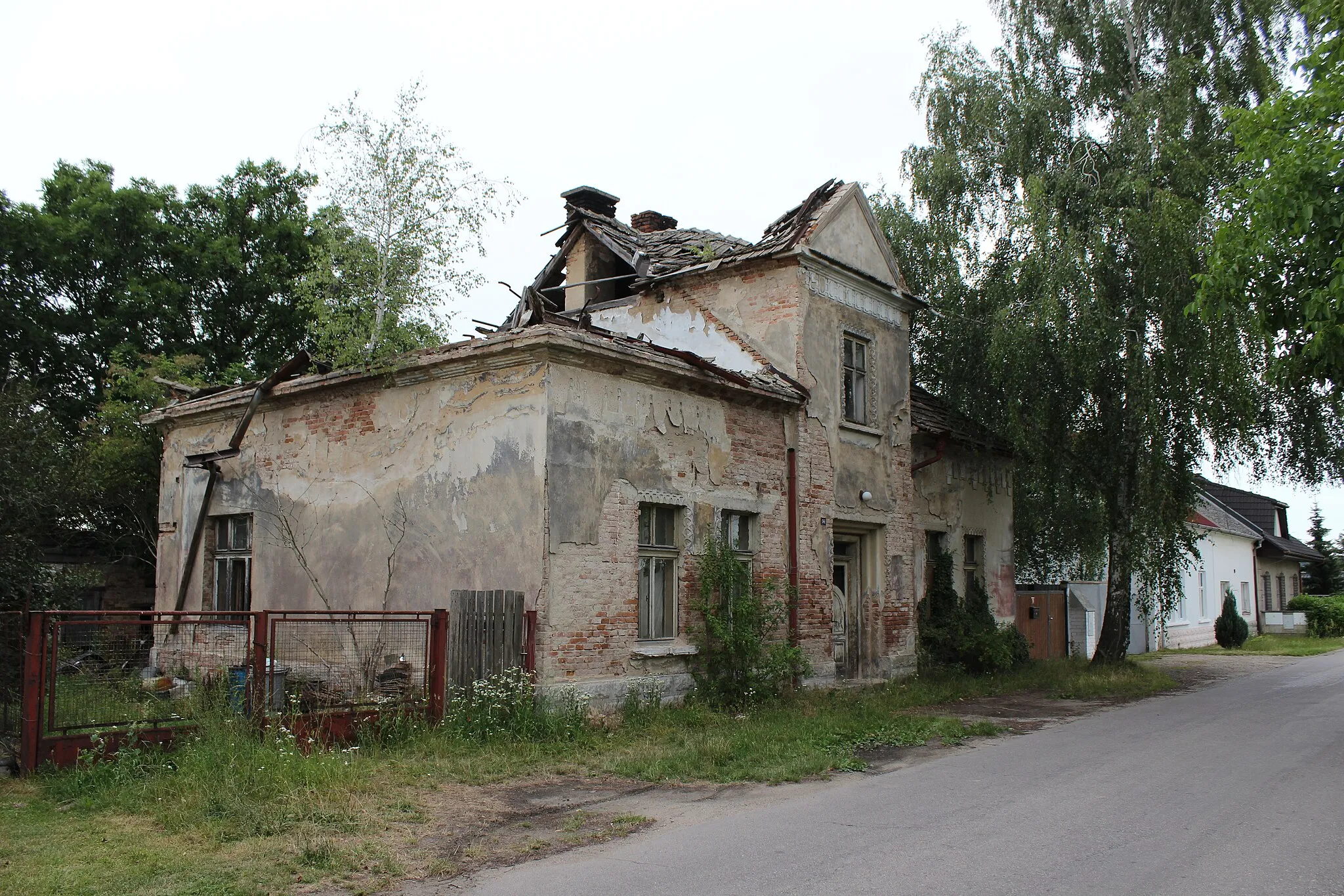 Photo showing: Dům číslo popisné 14 v Kačově, části Předměřic nad Jizerou (pohled od jihovýchodu).