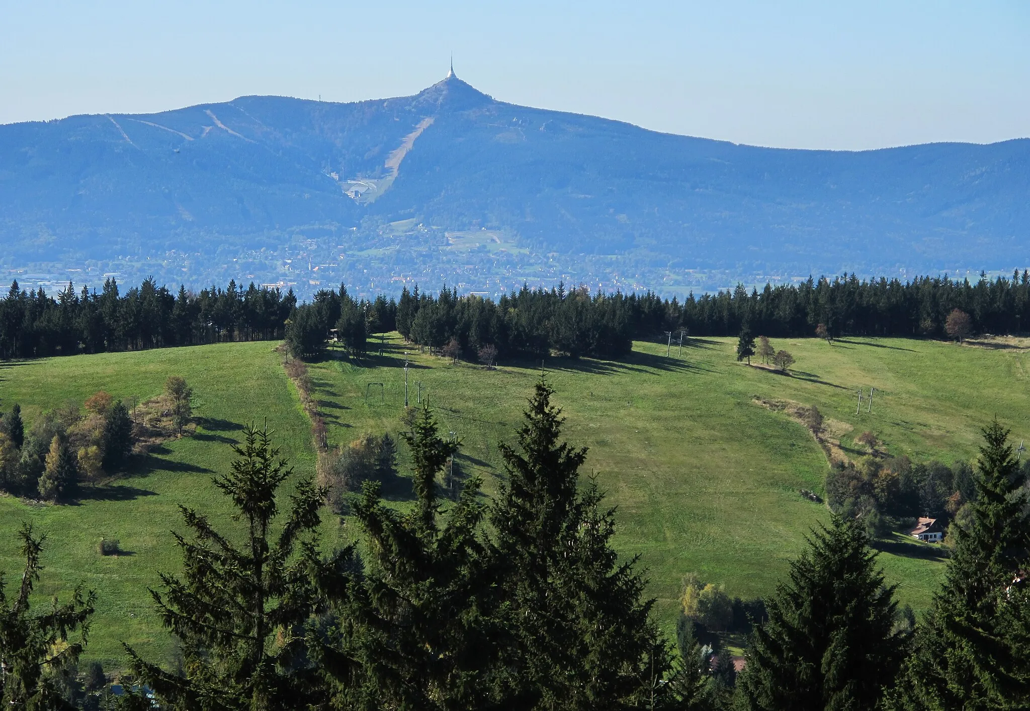 Photo showing: View from tower Královka near Janov nad Nisou and Bedřichov in Jablonec nad Nisou District, Czech Republic