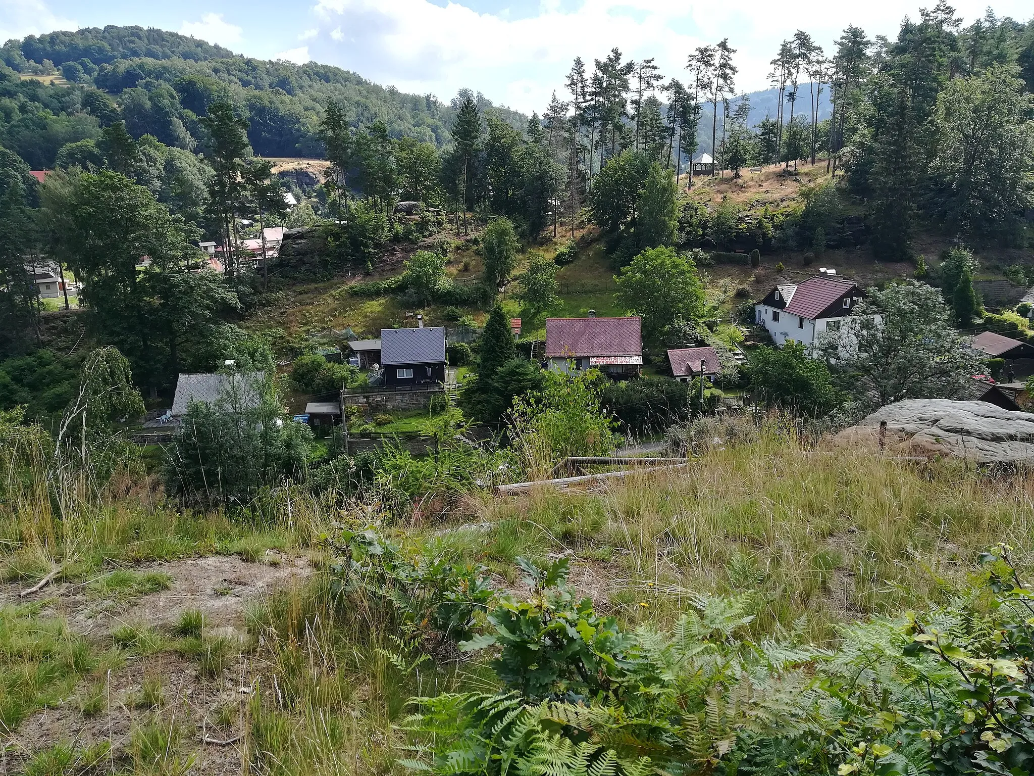 Photo showing: View of the village of Horní Prysk from the Rudolfinum gazebo