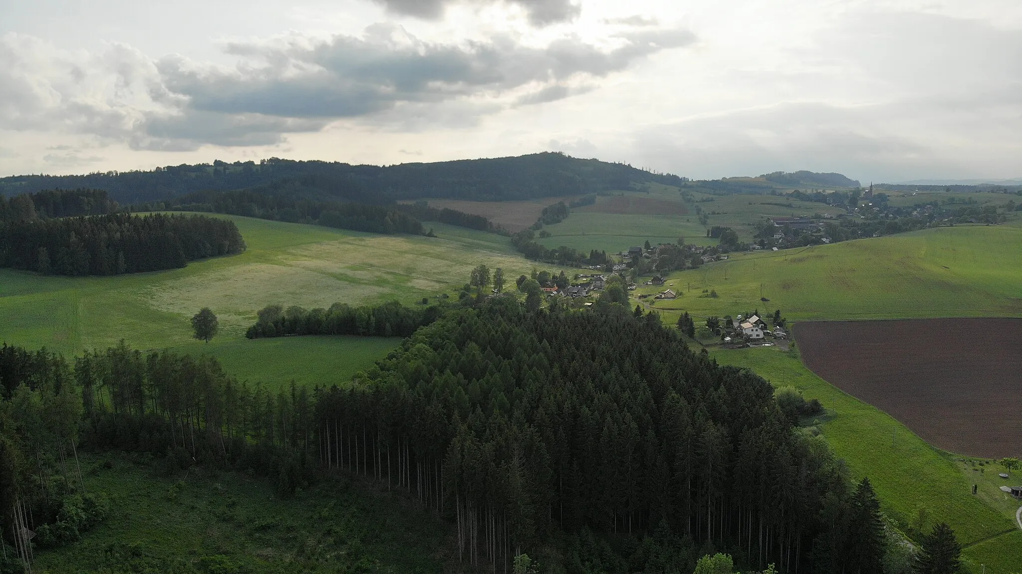 Photo showing: Stráž Studenec, kopec