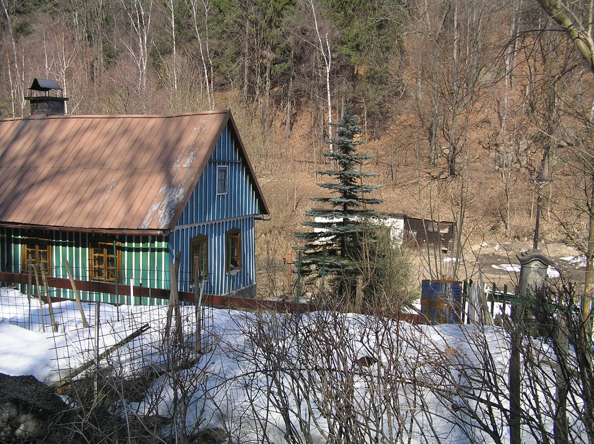 Photo showing: Lidová architektura v osadě Lukášov (Luxdorf) u Jablonce nad Nisou - chalupa v ul. Pod Vodárnou 23/58