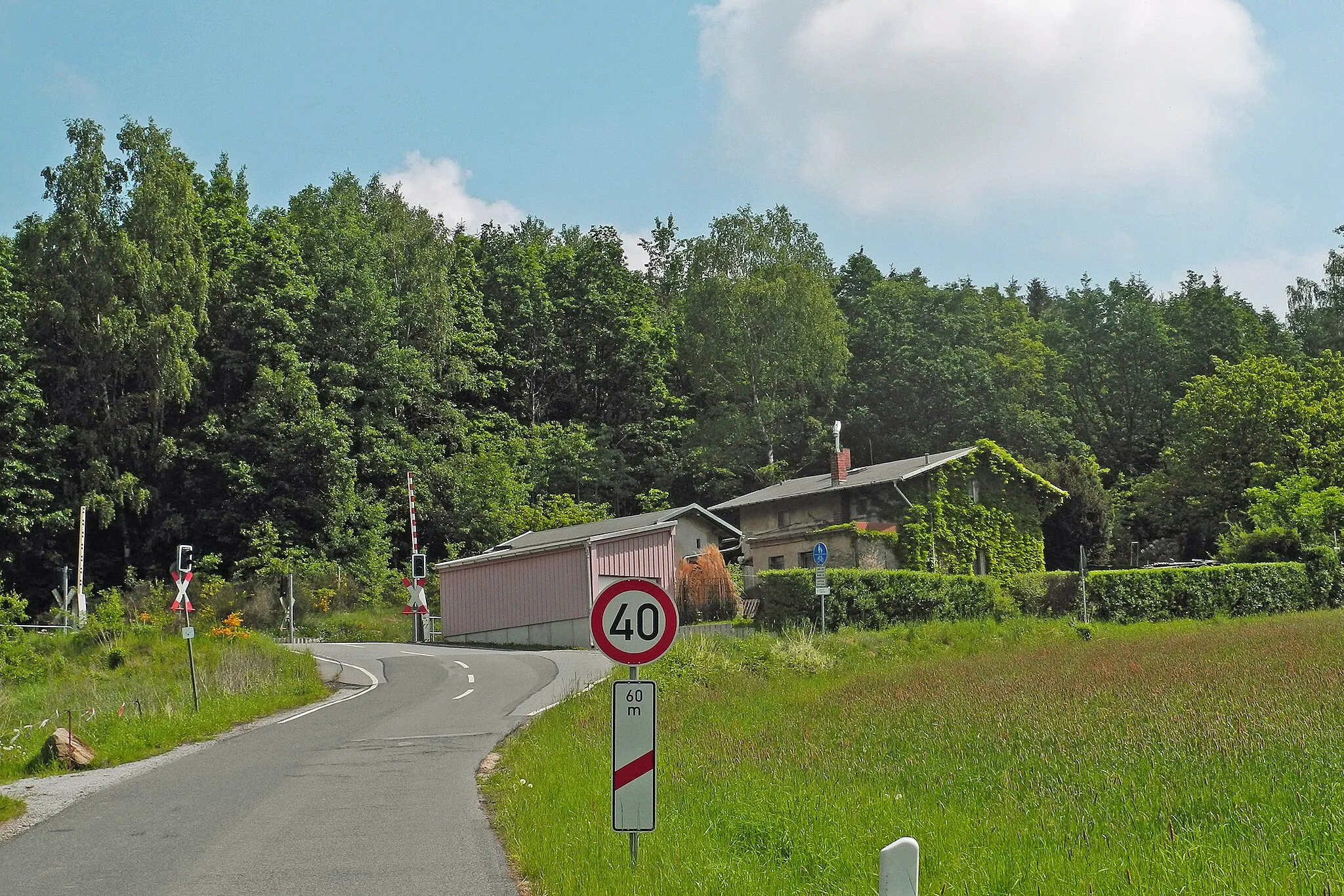 Photo showing: Sebnitztalbahn – Bahnwärterhaus Nr. 34a in Sebnitz, Naßweg 2 bei km 45,8