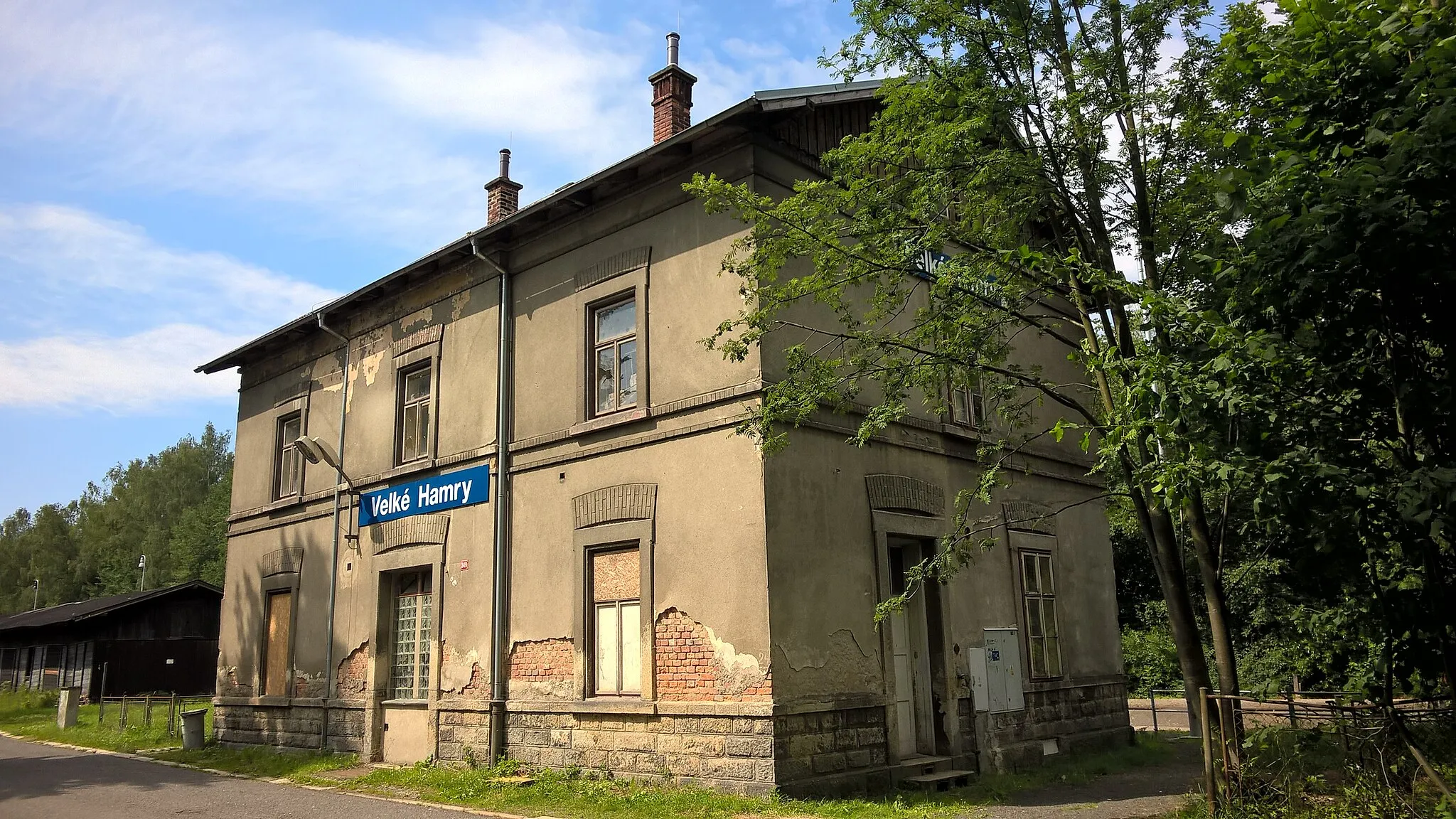 Photo showing: Velké Hamry - budova železniční stanice