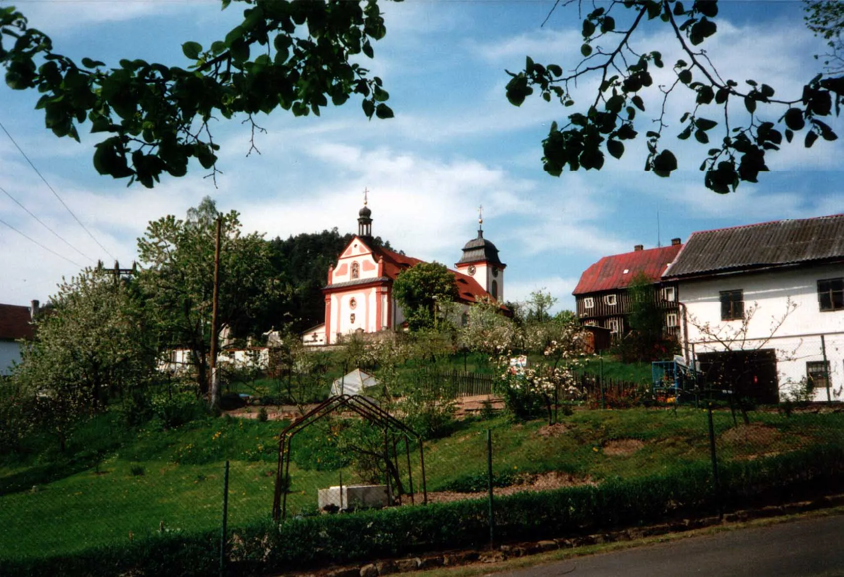 Photo showing: Kostel sv. Jana Nepomuckého v Jetřichovicích, okres Děčín.