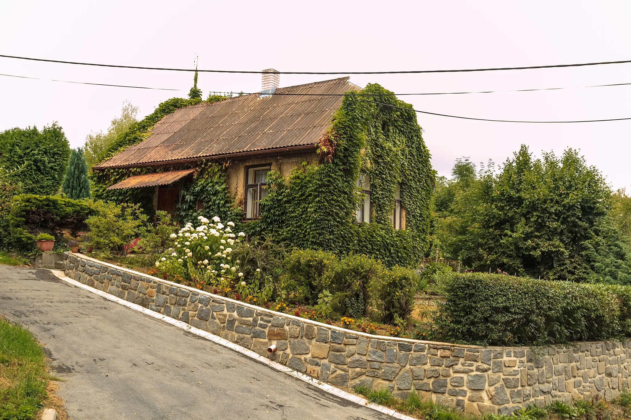 Photo showing: Cejřov č. 22

This file was created as a part of the photographic program of Wikimedia Czech Republic. Project: Foto českých obcí The program supports Wikimedia Commons photographers in the Czech Republic.