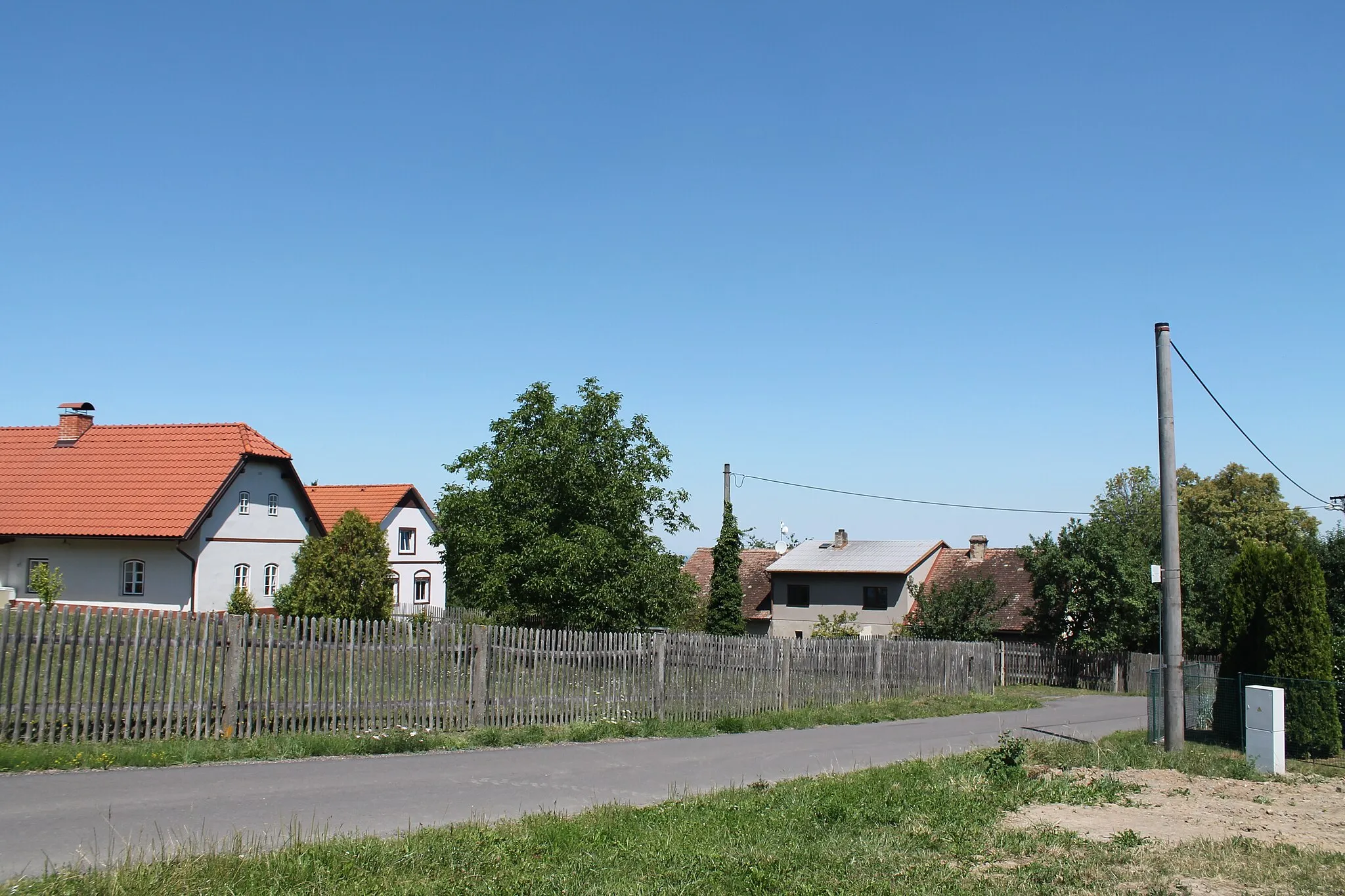 Photo showing: Mýtka No. 6 and Čejkovice No. 2, Mladoňovice, Chrudim District, Czech Republic